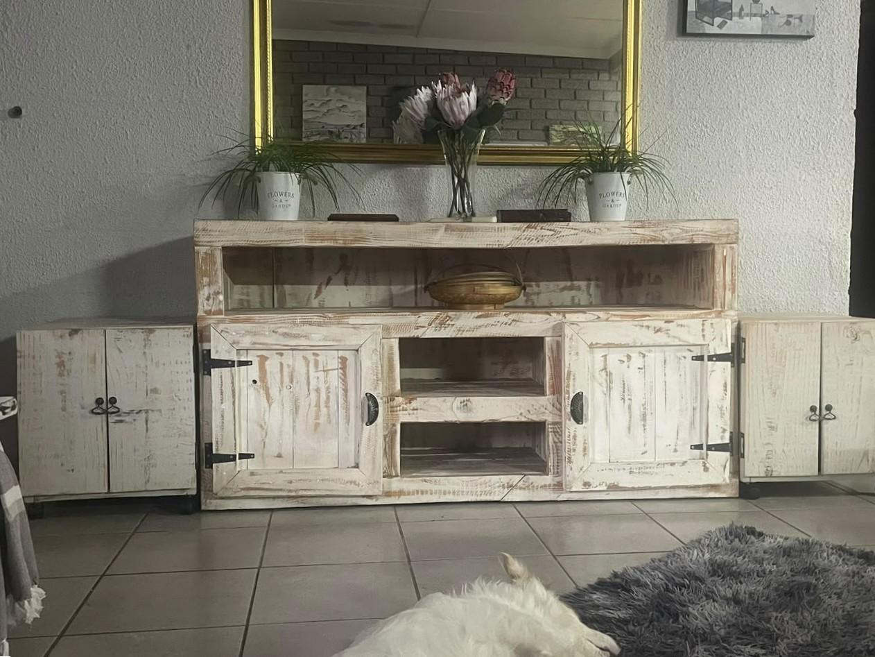 Image 4 of 6