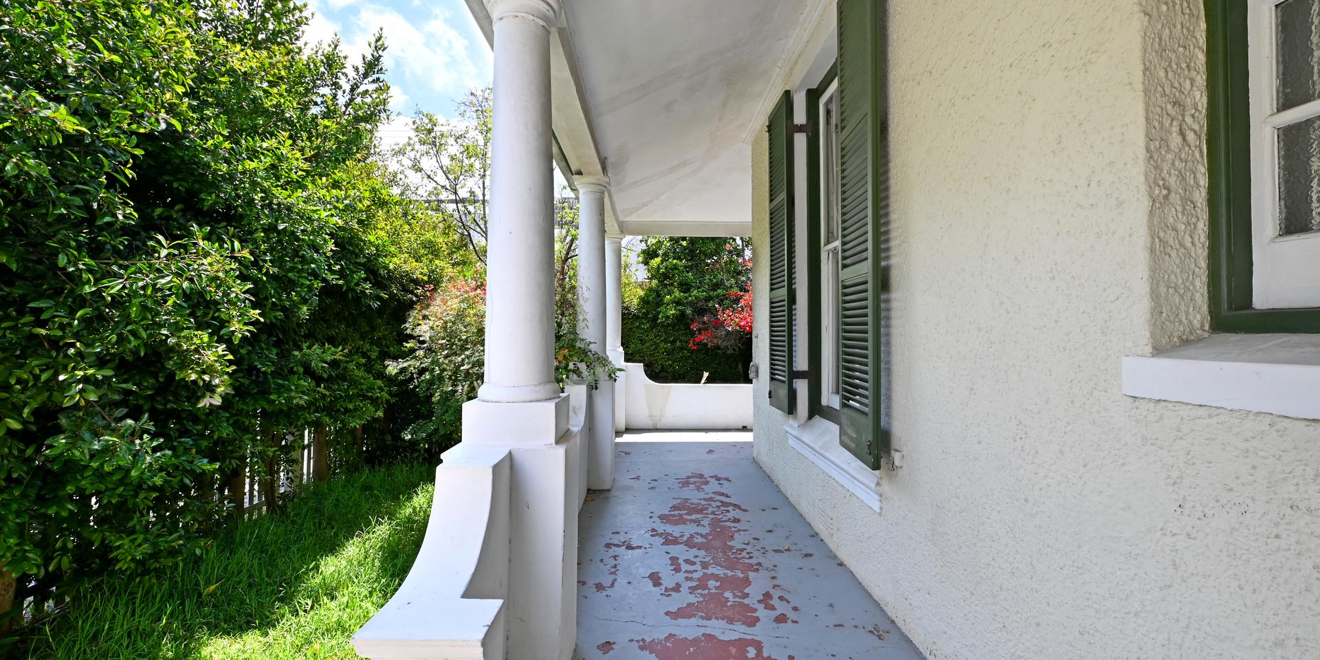 Image 4 of 6