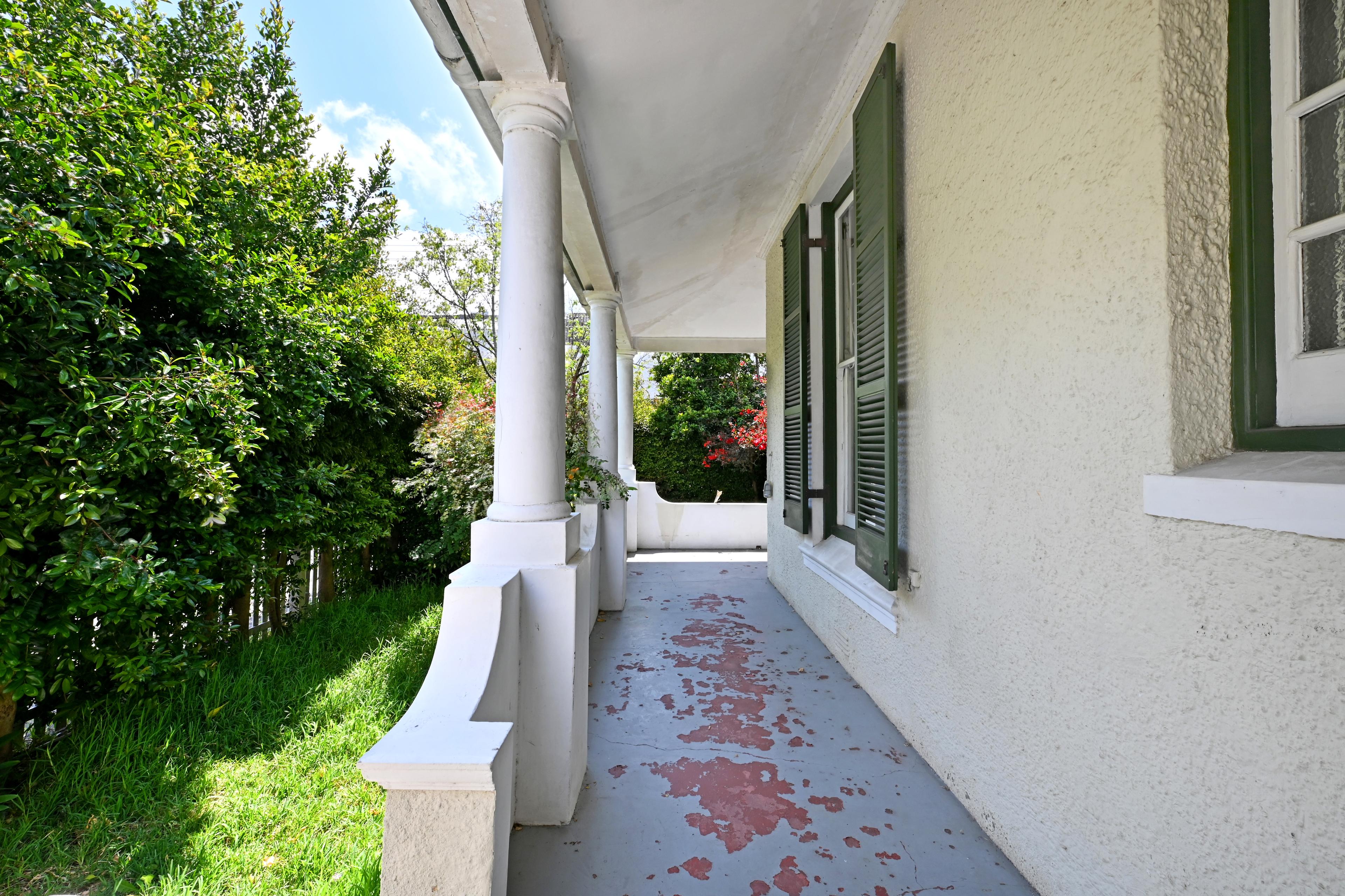 Image 4 of 6
