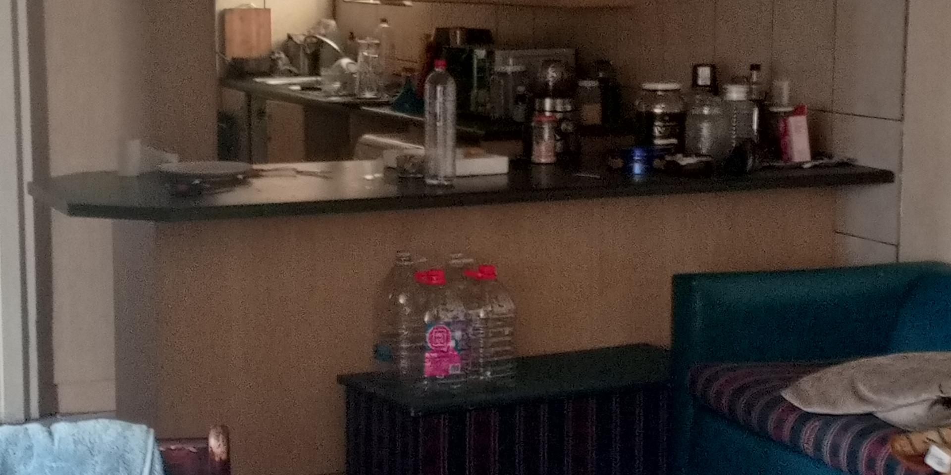 Image 2 of 6