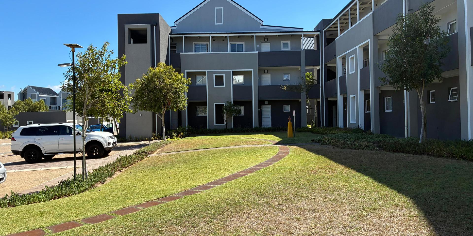 Image 2 of 6