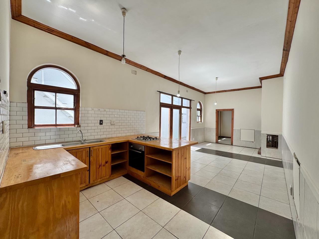 Image 4 of 6