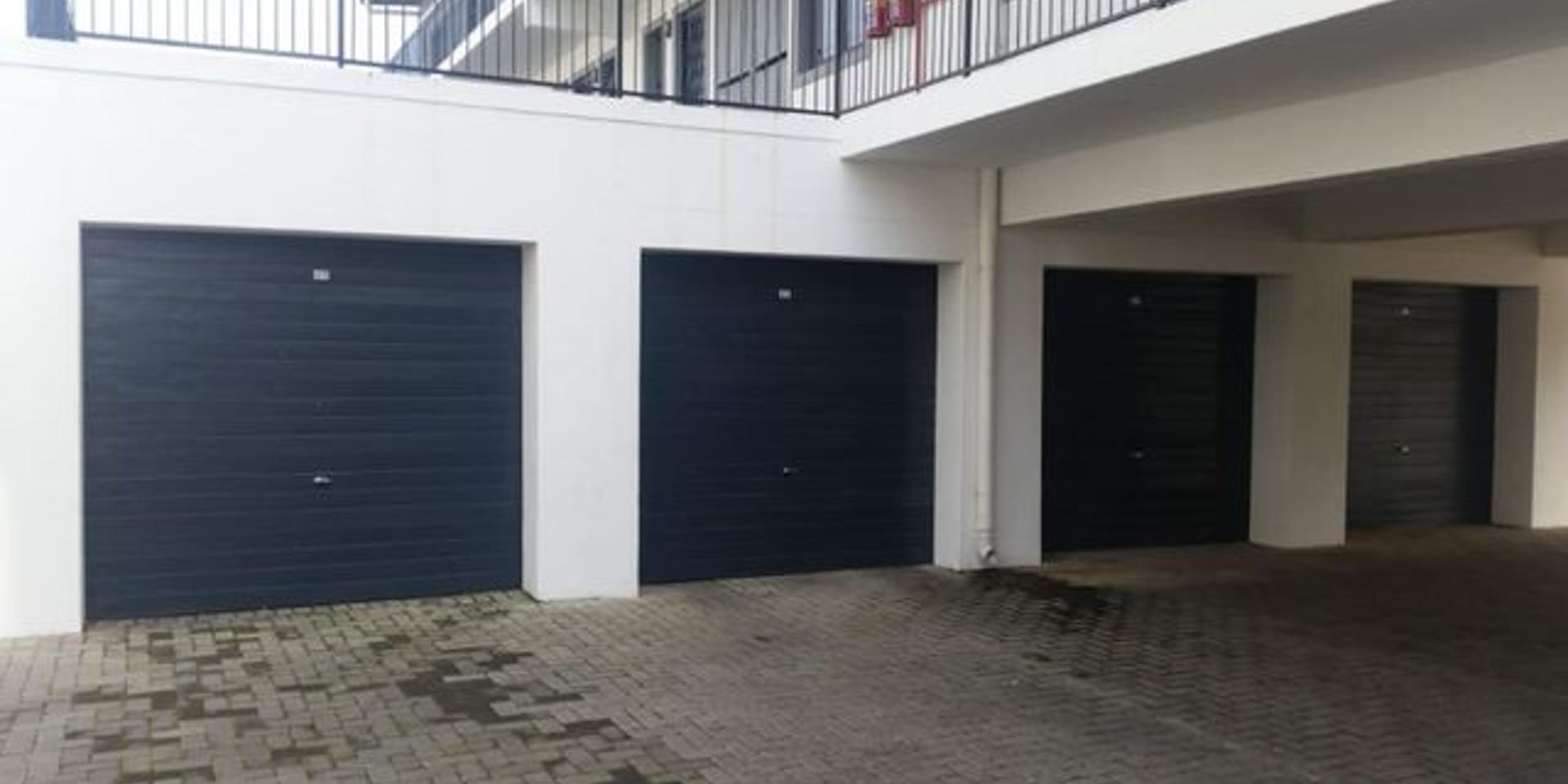 Image 4 of 6