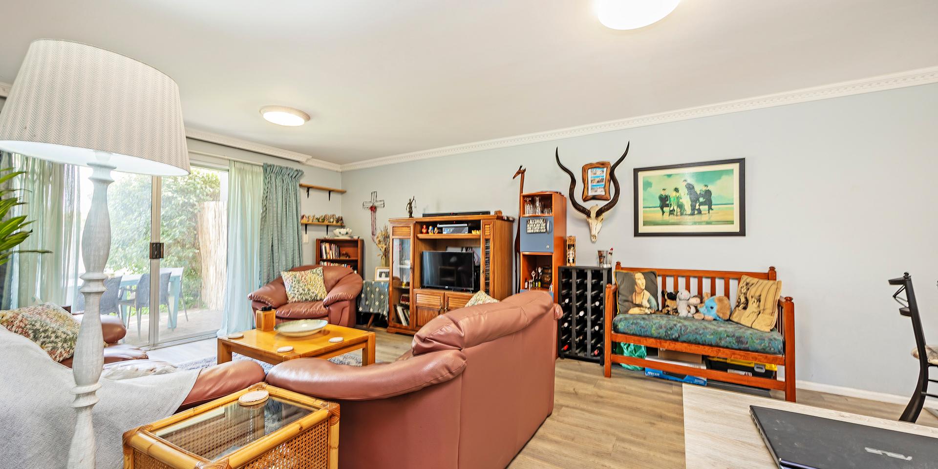 Image 3 of 6