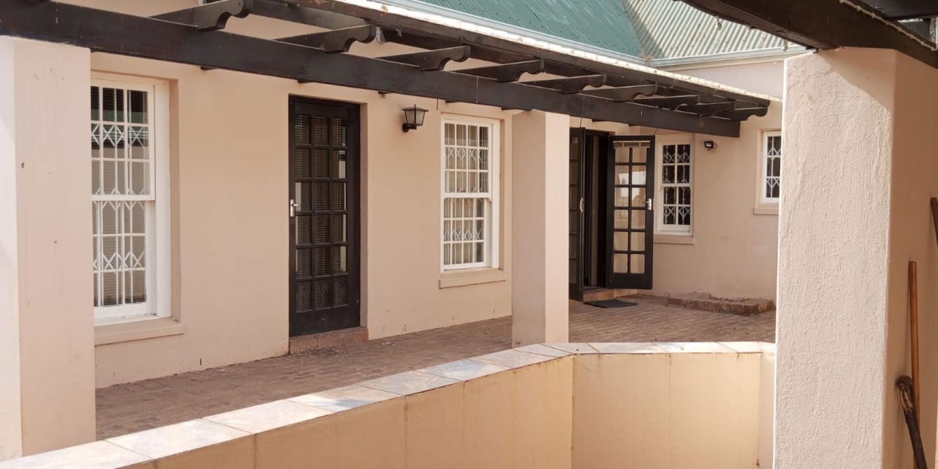 Image 1 of 6