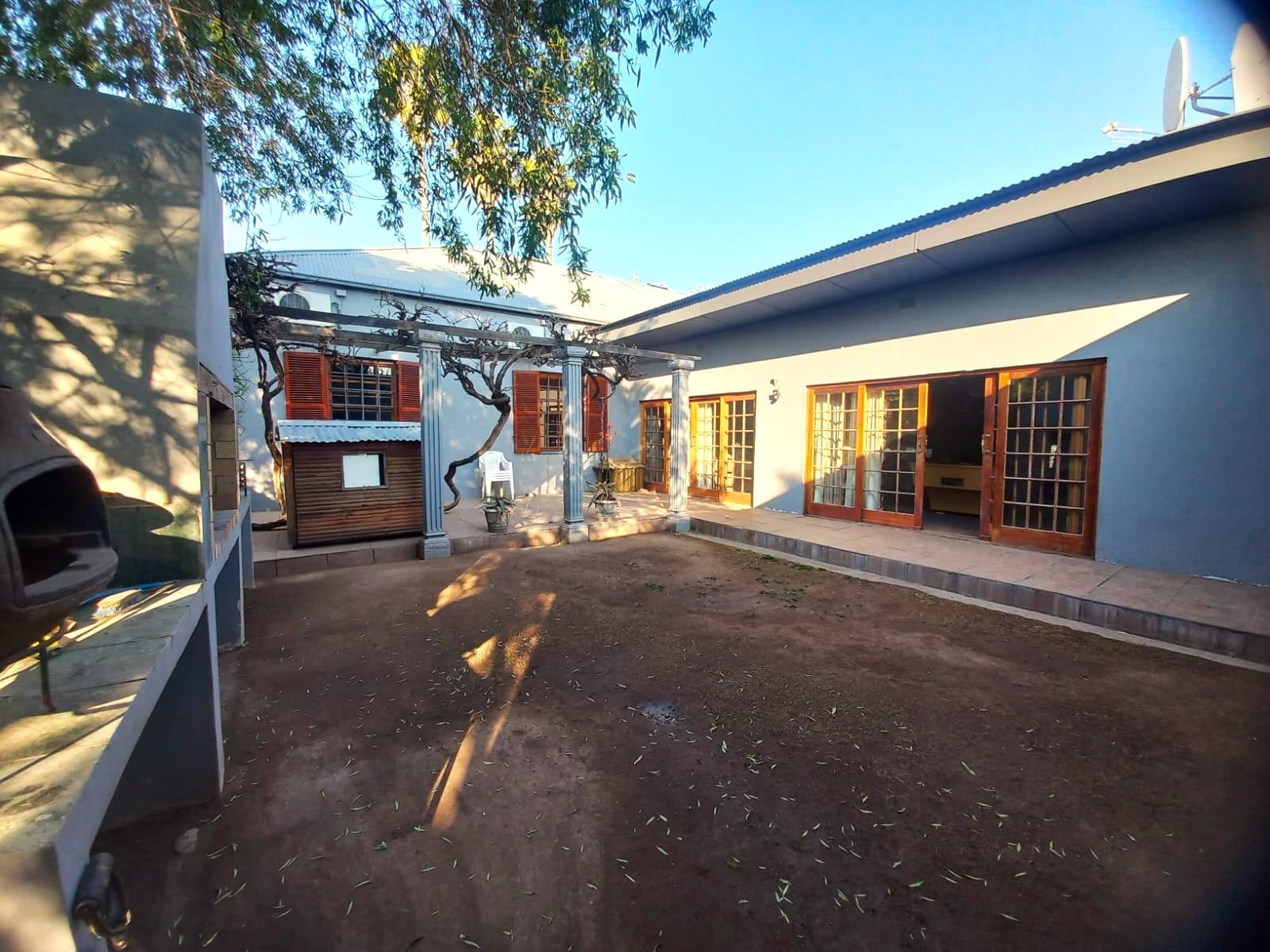 Image 4 of 6