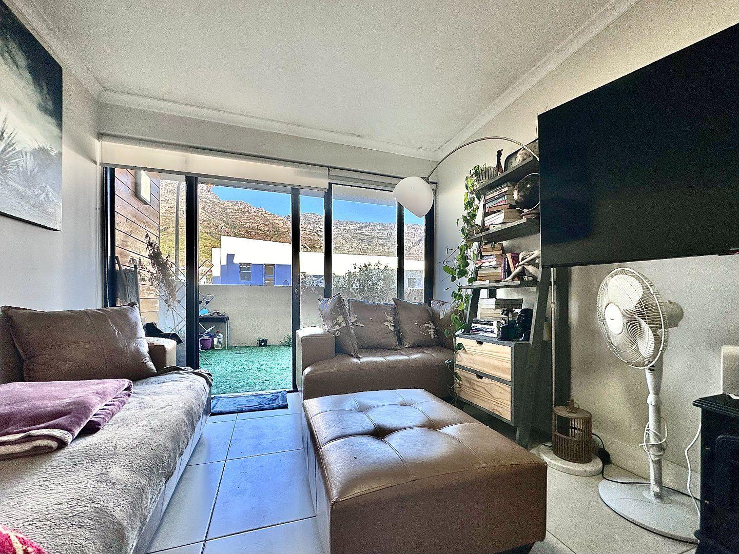 Image 4 of 6