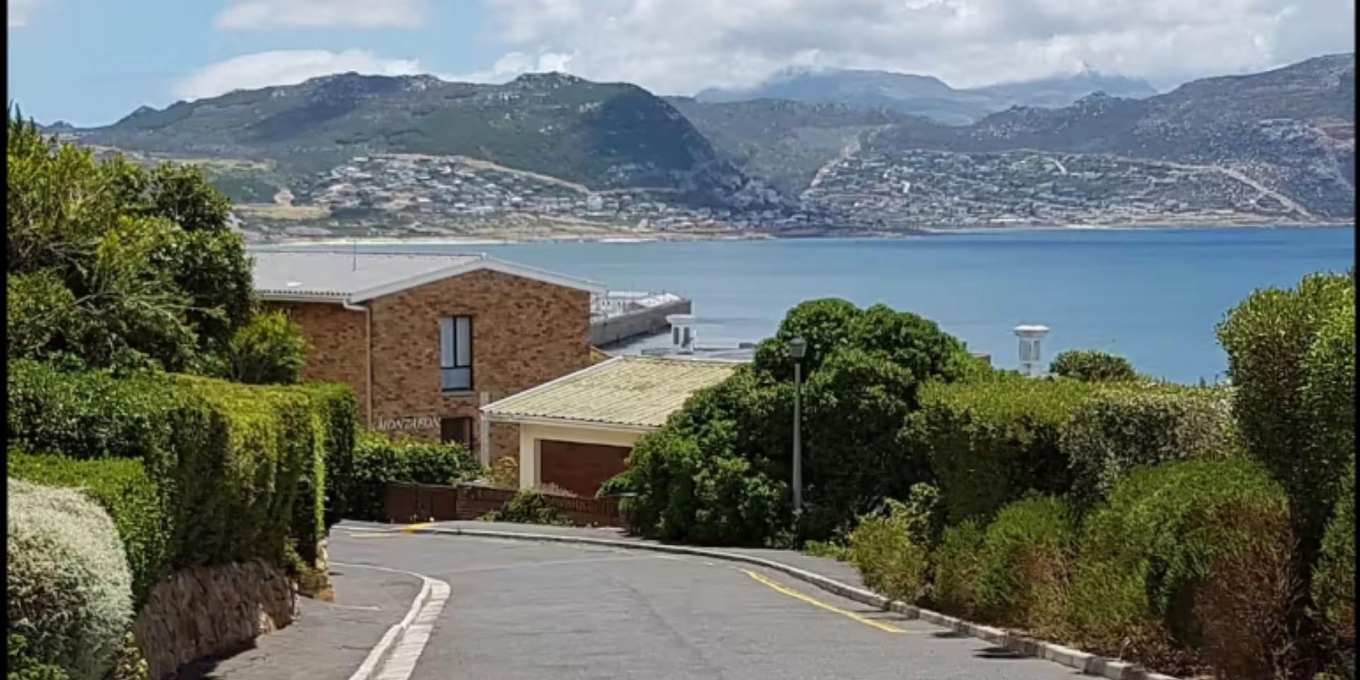Image 2 of 6