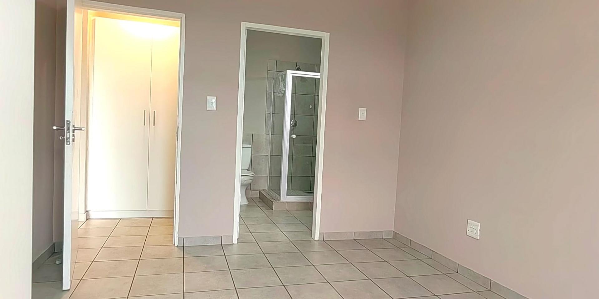 Image 5 of 6