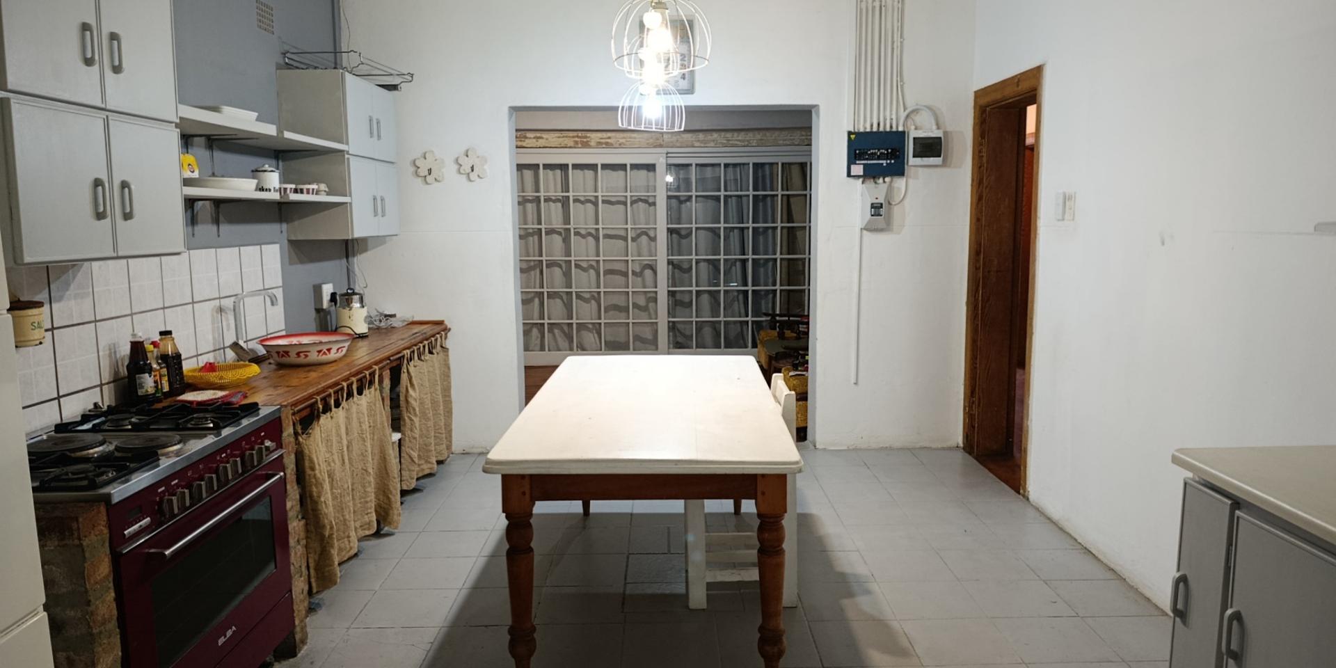 Image 4 of 6