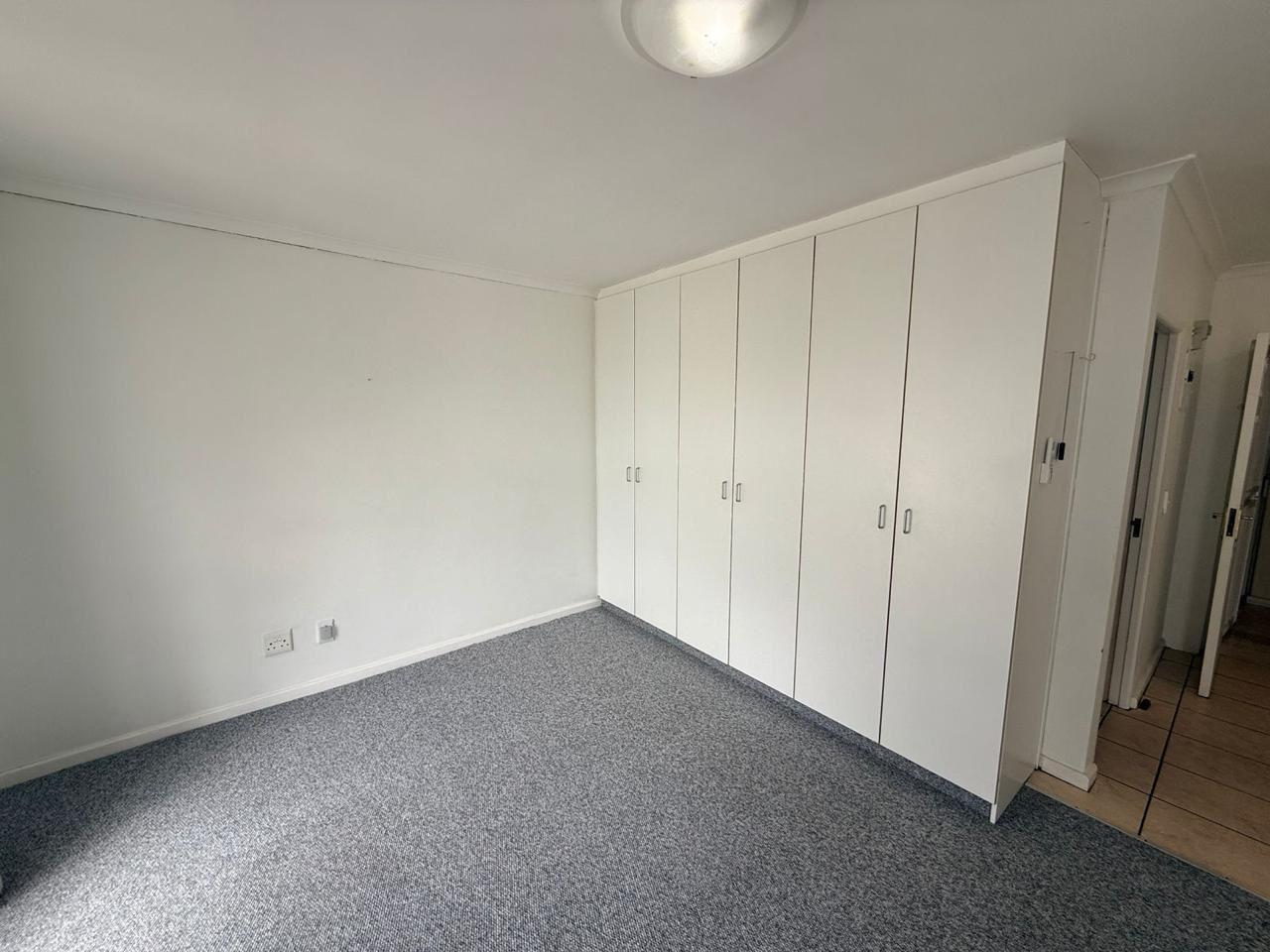 Image 4 of 6