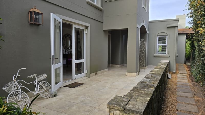Image 4 of 6