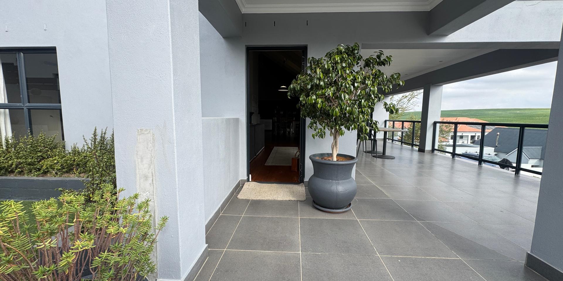 Image 2 of 6