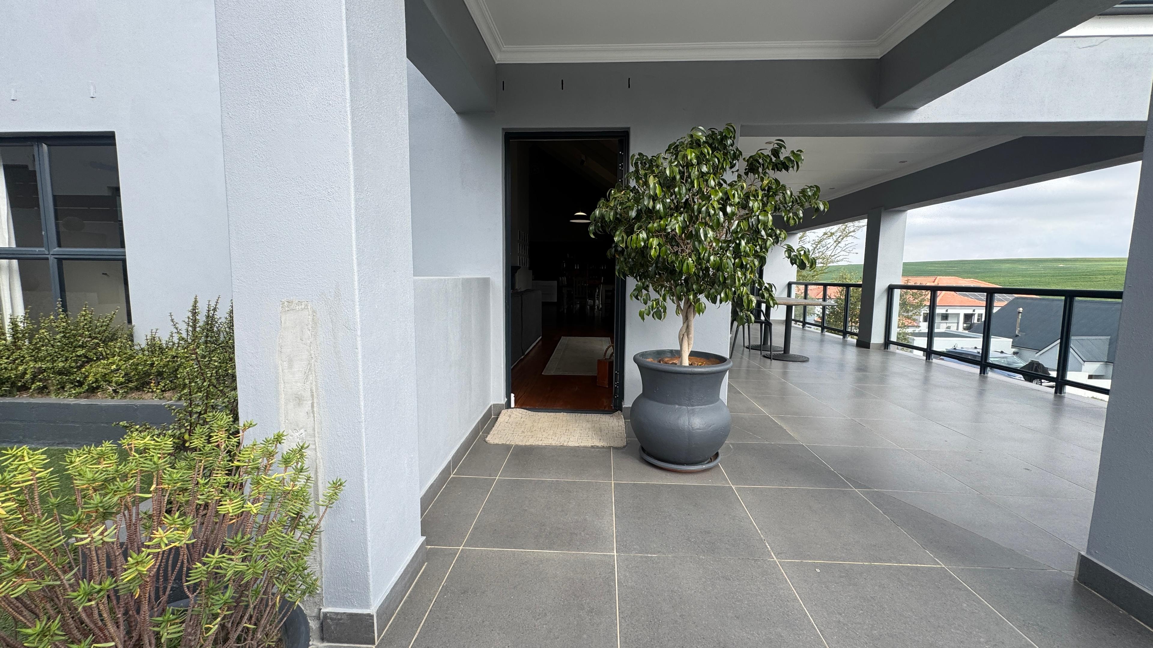 Image 2 of 6