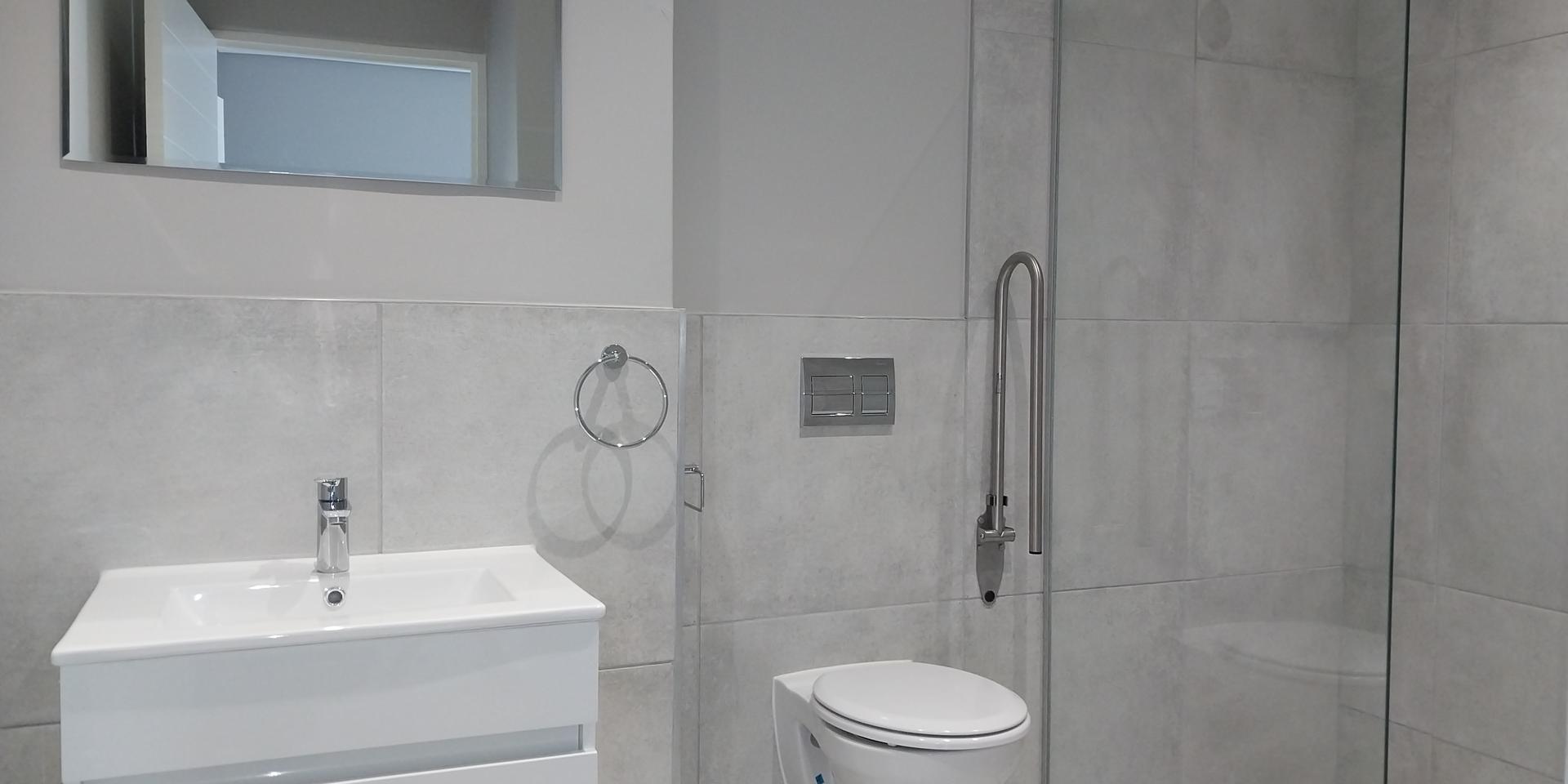 Image 4 of 6