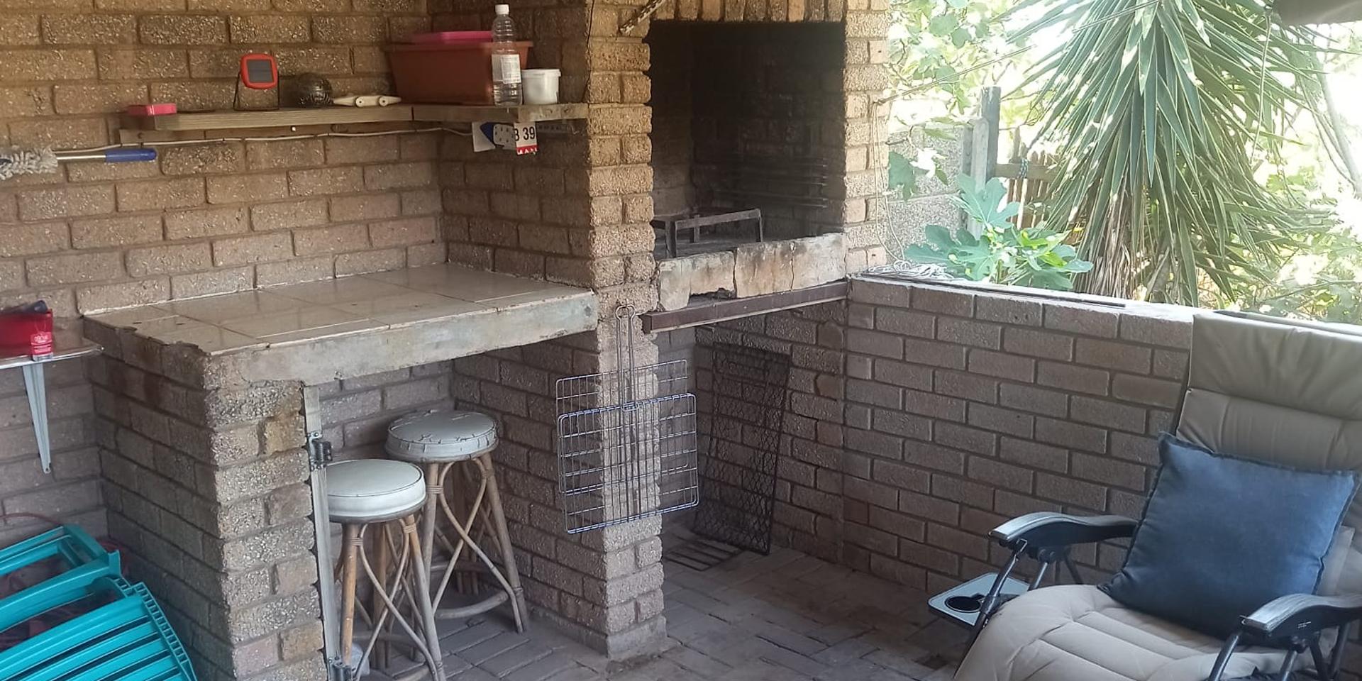 Image 2 of 6