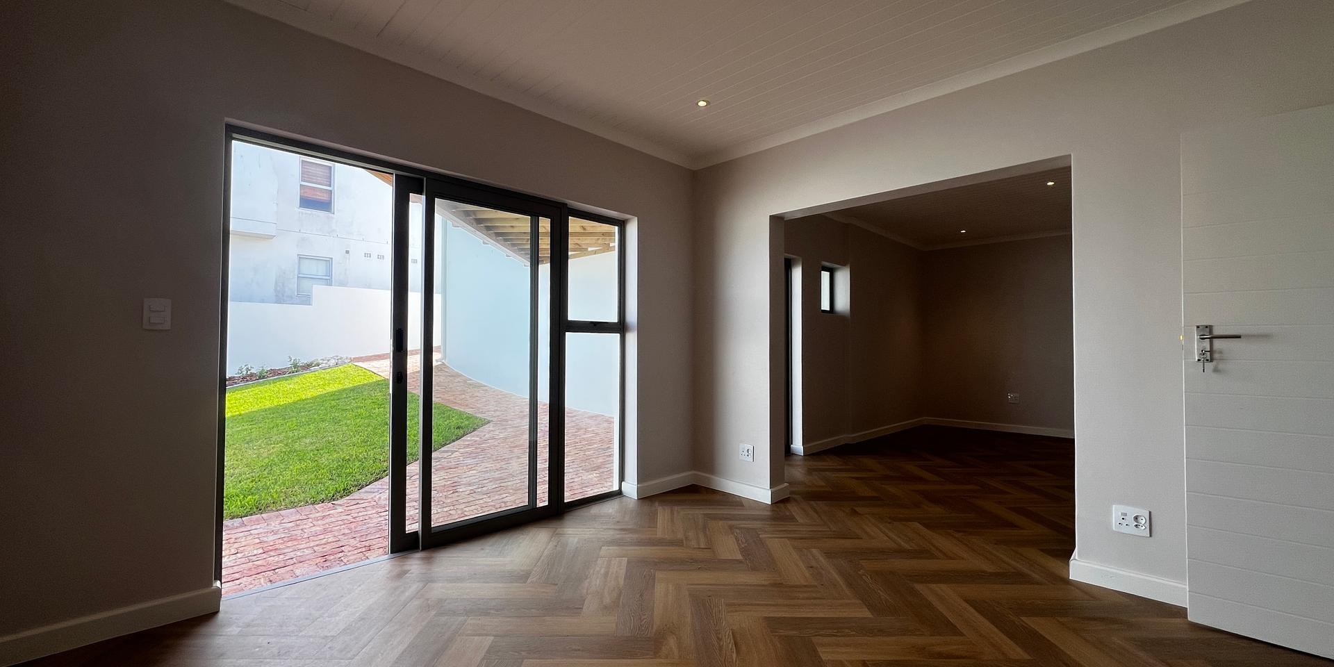 Image 4 of 6
