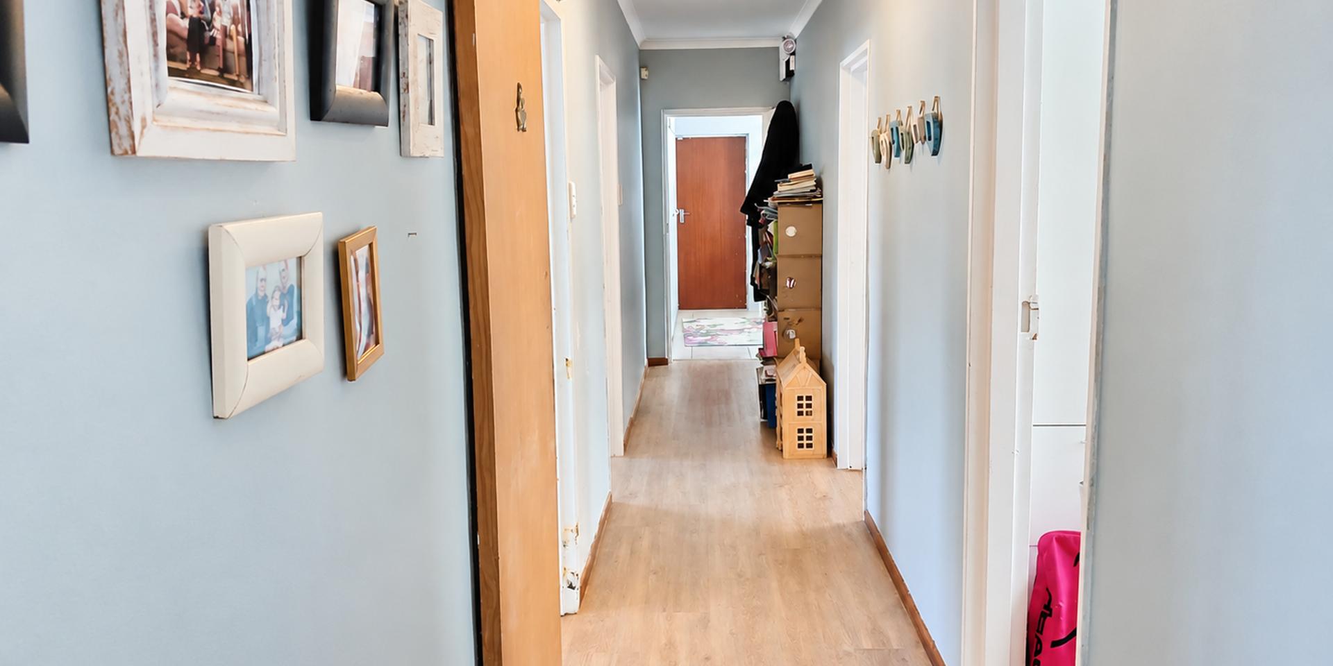 Image 4 of 6