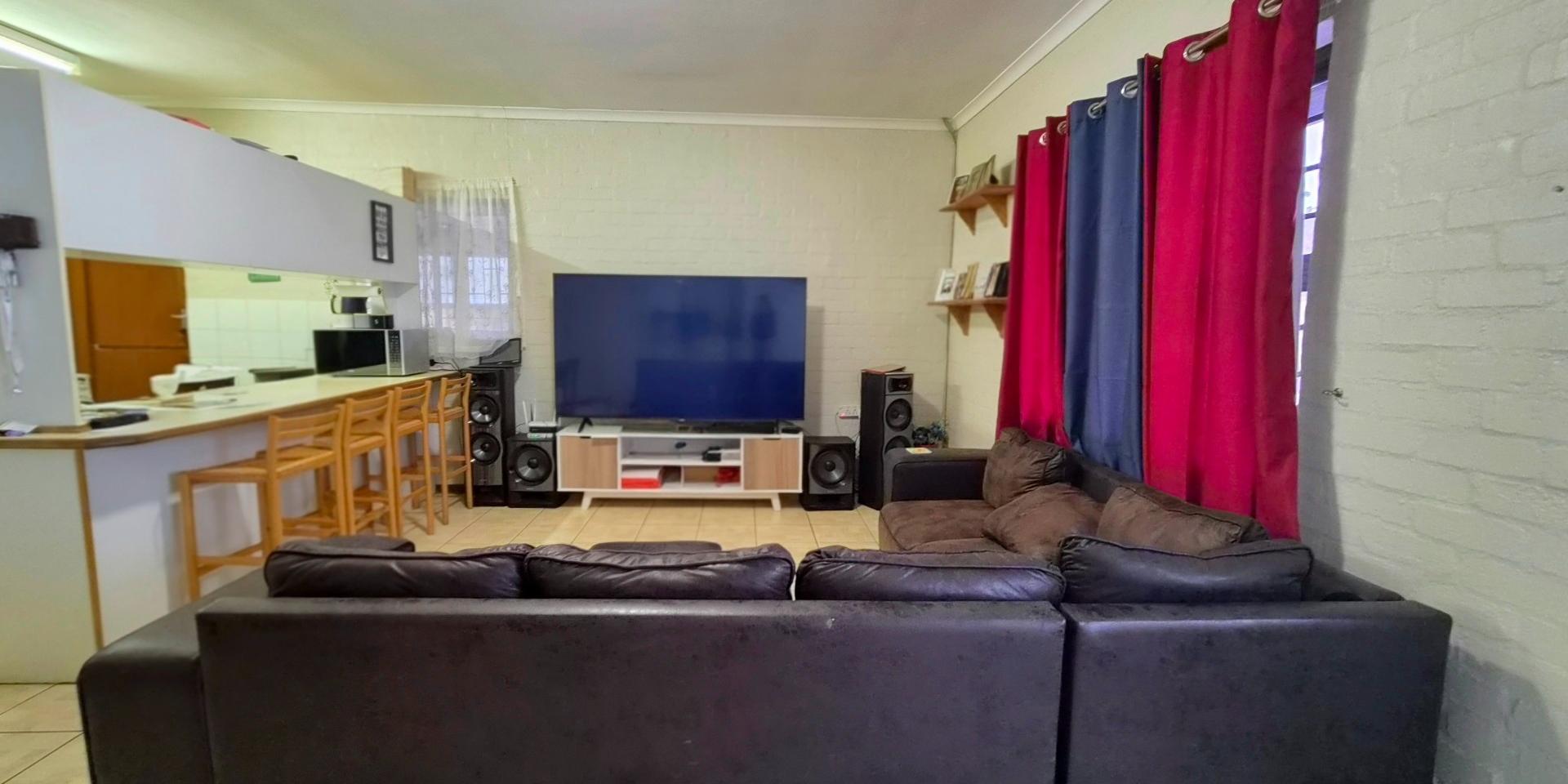 Image 3 of 6