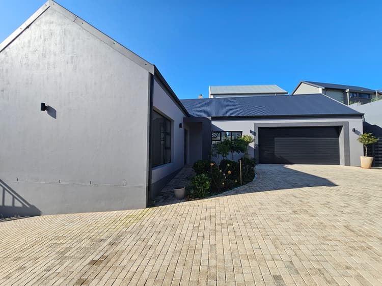 Main property image