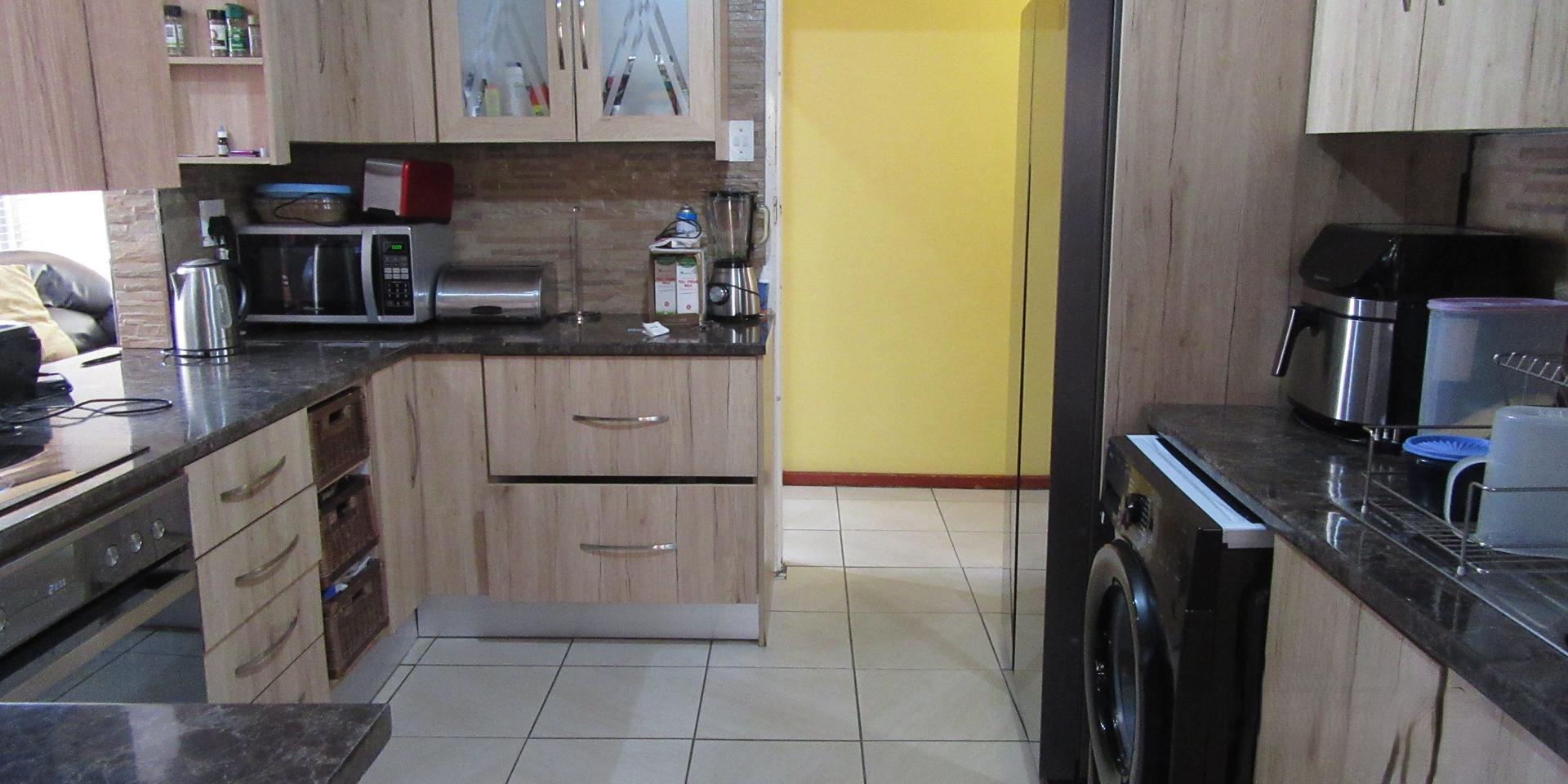 Image 5 of 6