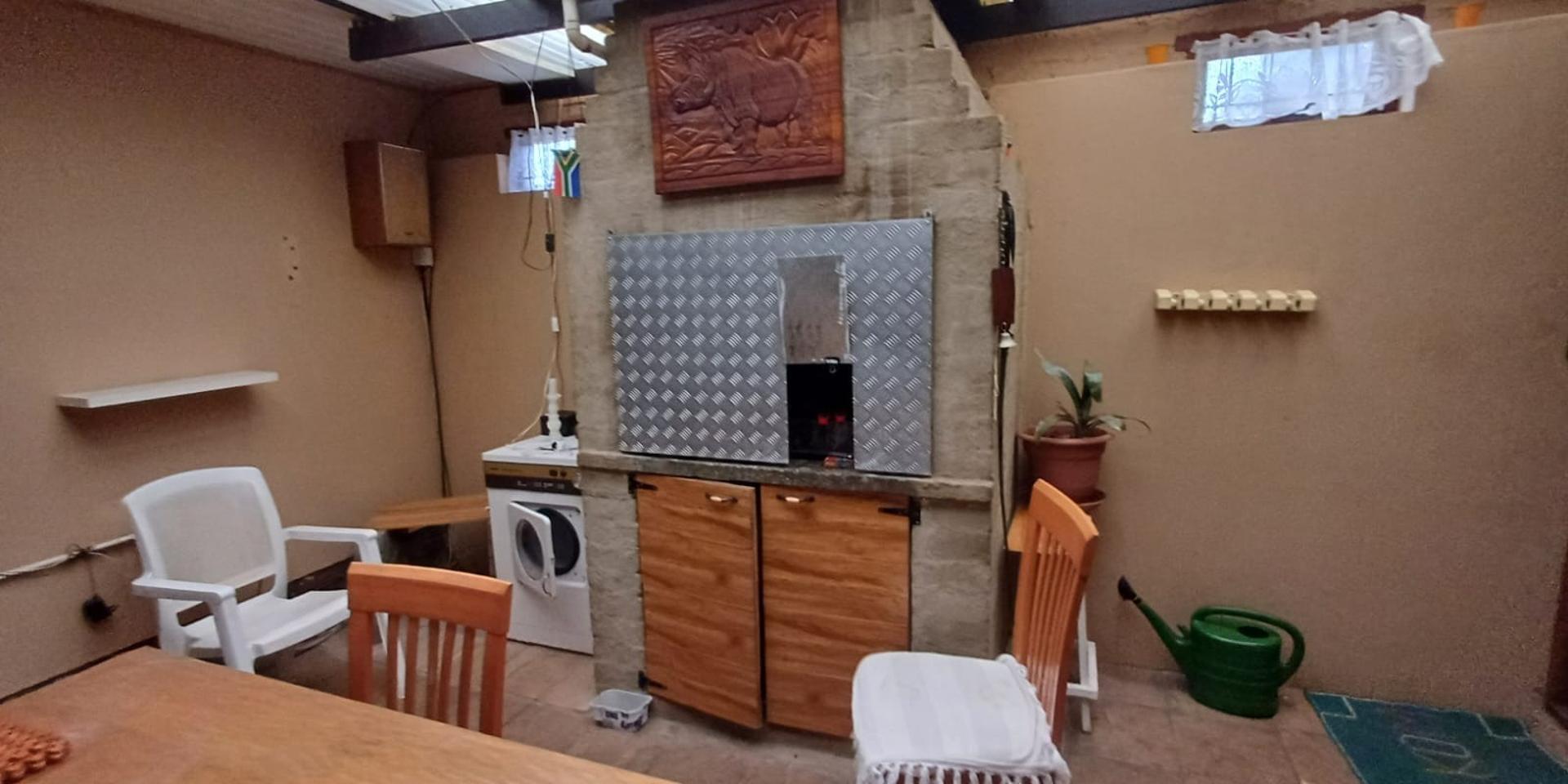 Image 3 of 6