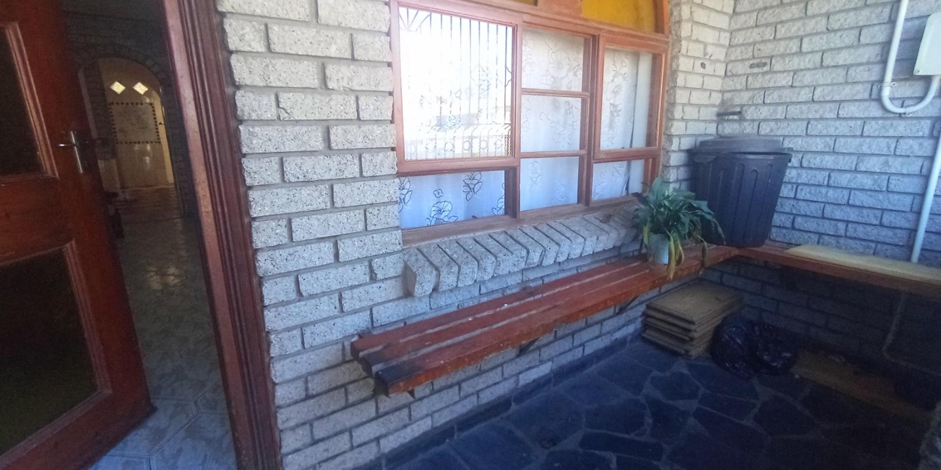 Image 3 of 6