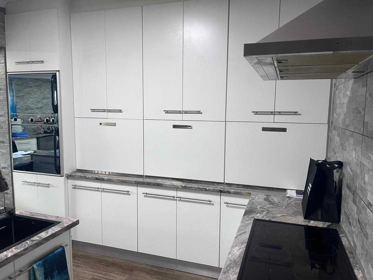 Image 4 of 6
