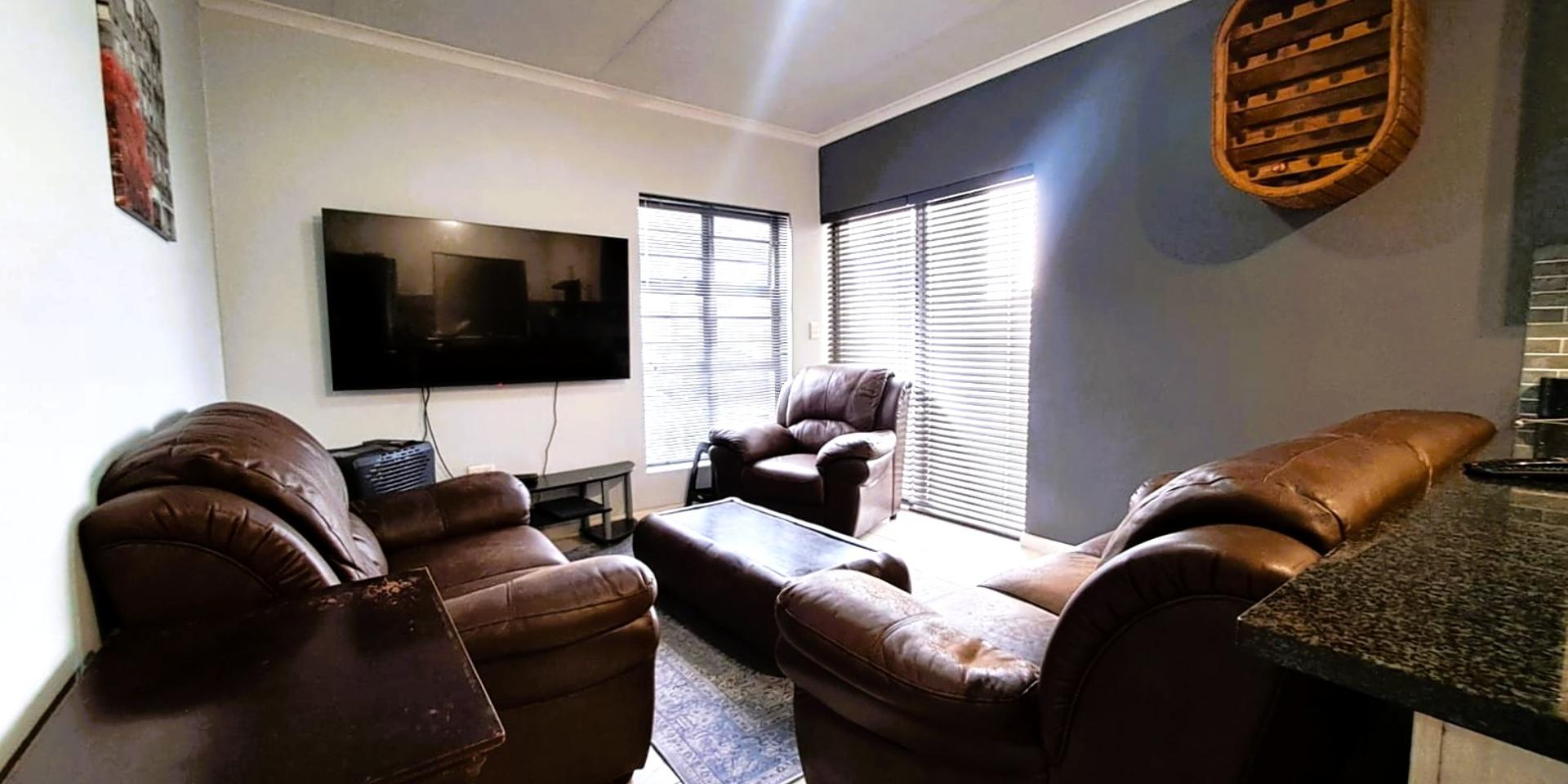 Image 4 of 6