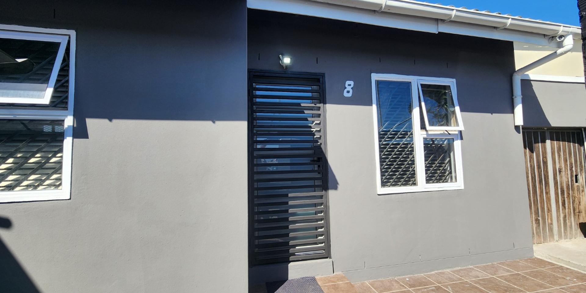 Image 4 of 6