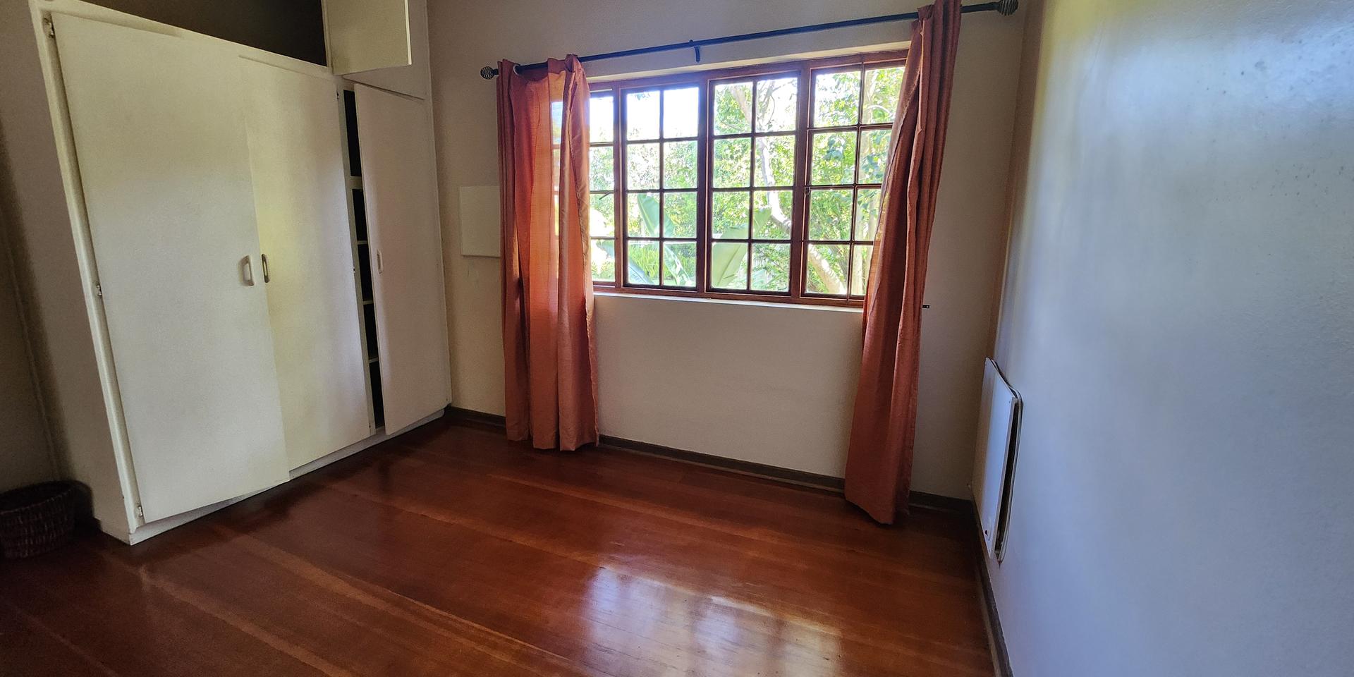 Image 4 of 6