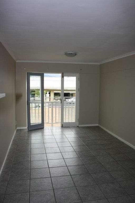 Image 4 of 6