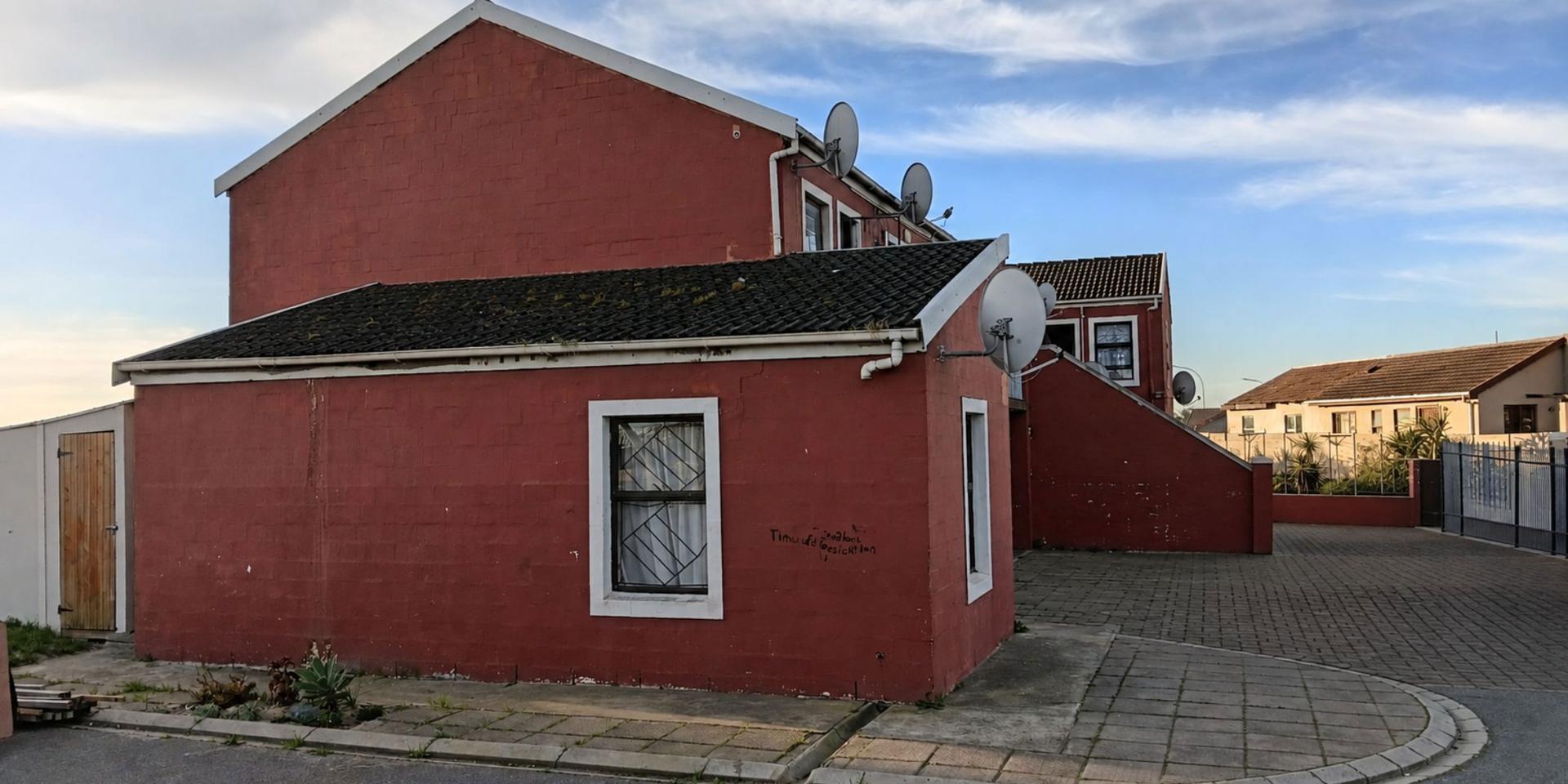 Image 3 of 6
