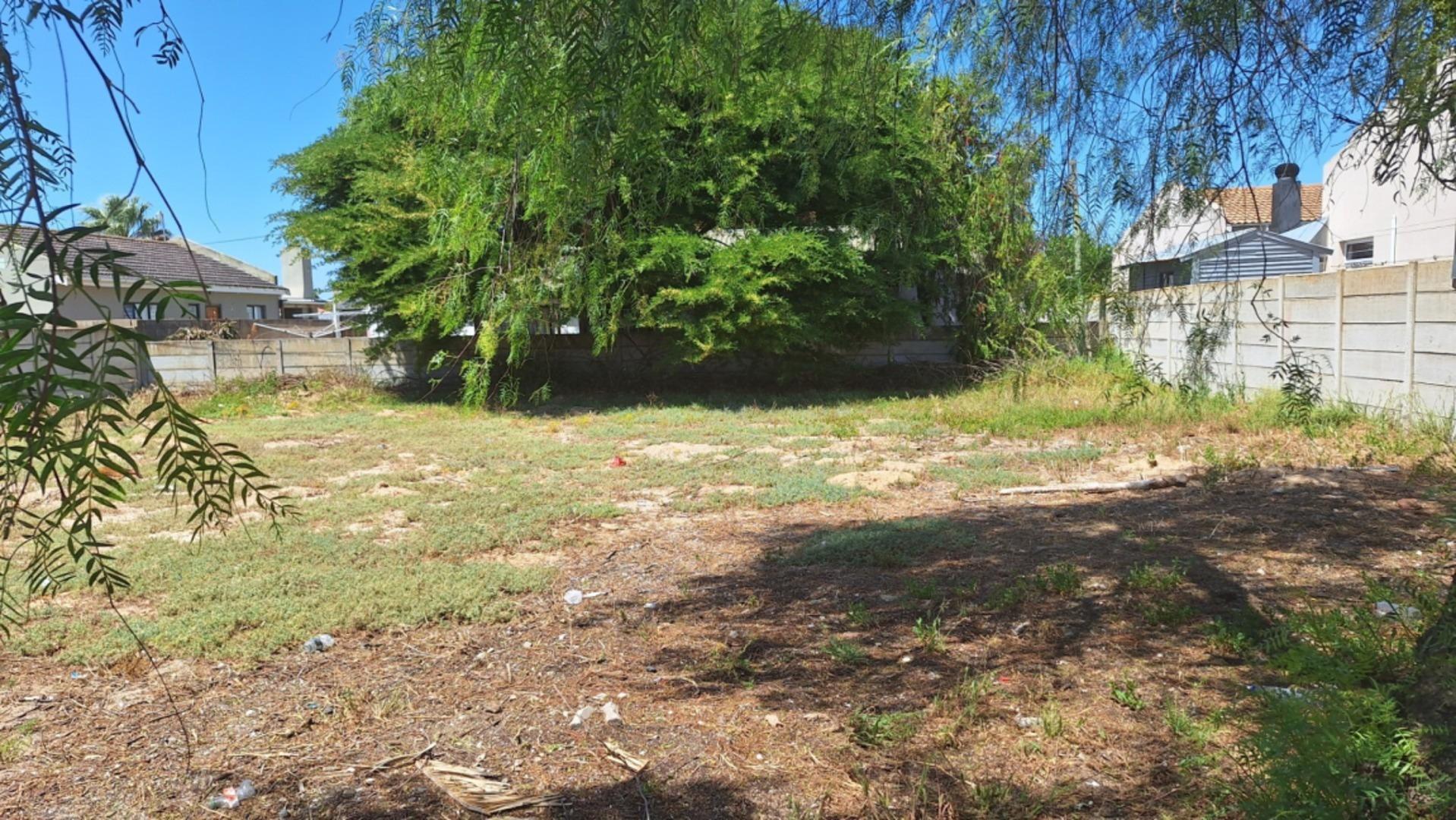 Image 2 of 6