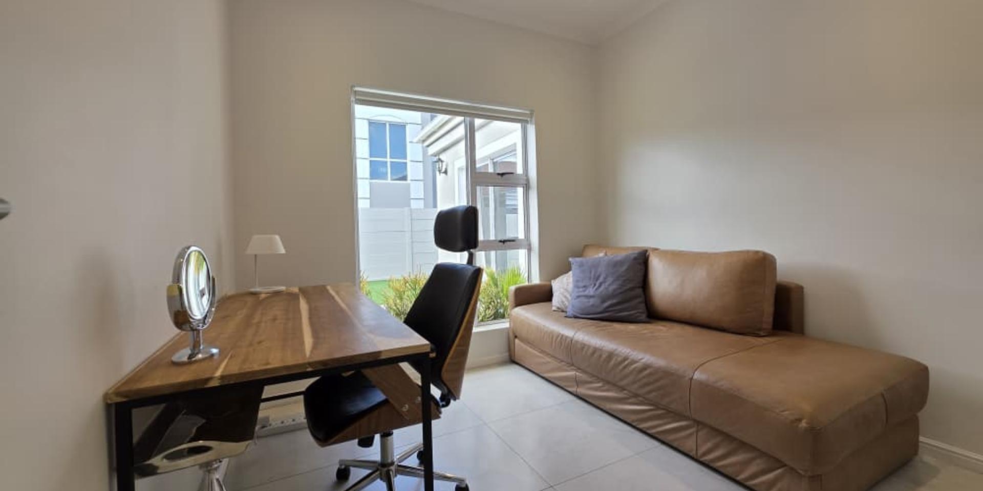 Image 4 of 6