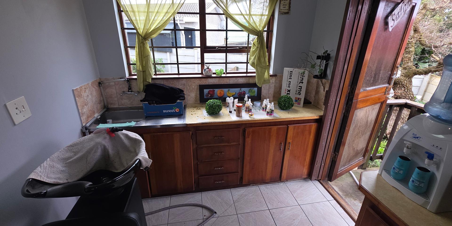 Image 2 of 6