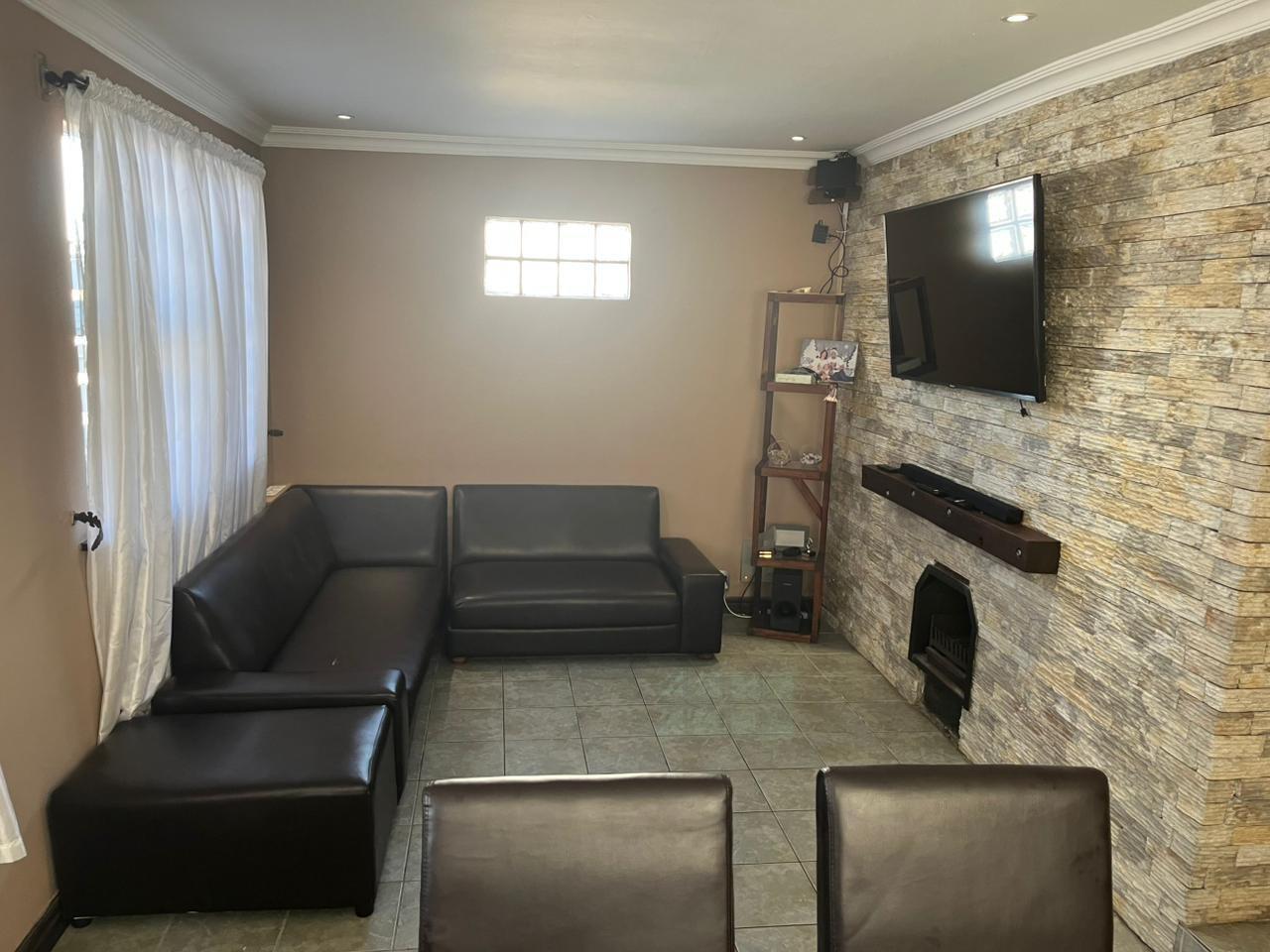 Image 2 of 6