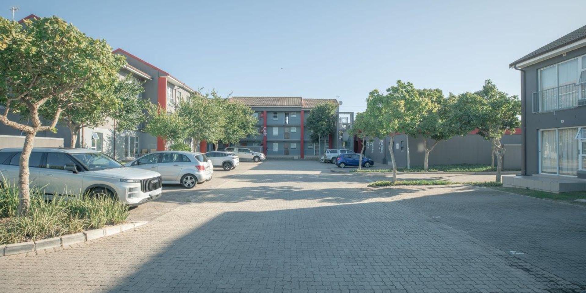 Image 4 of 6