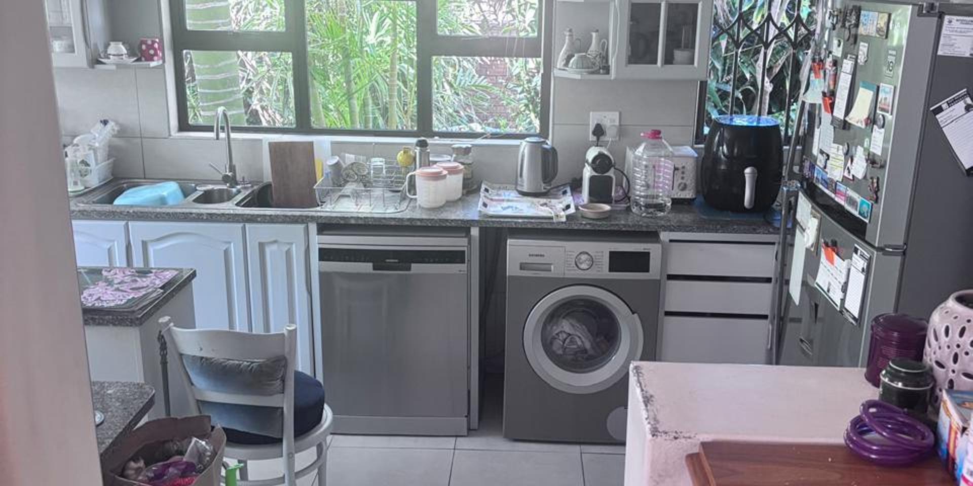Image 4 of 6