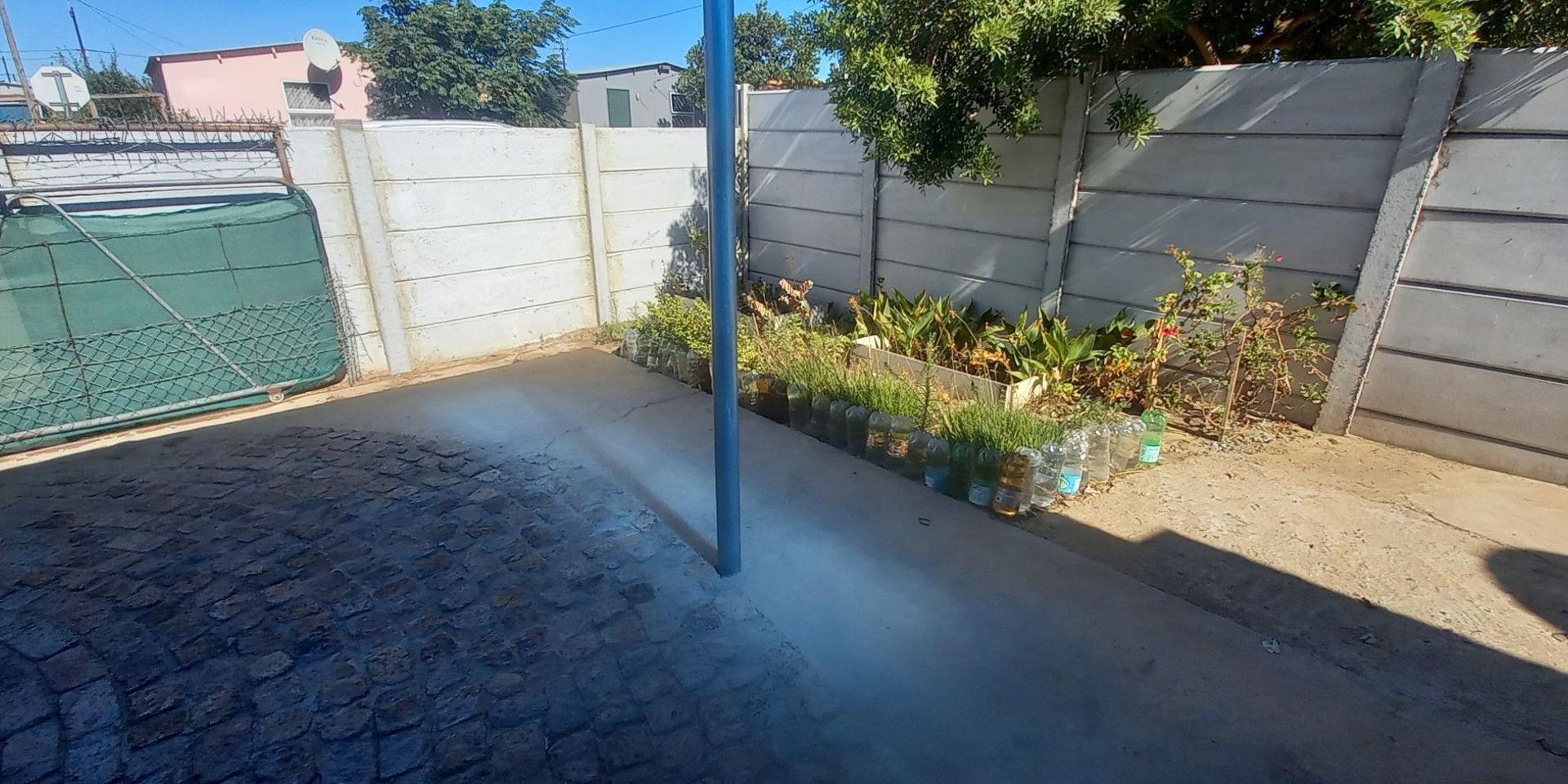 Image 2 of 6