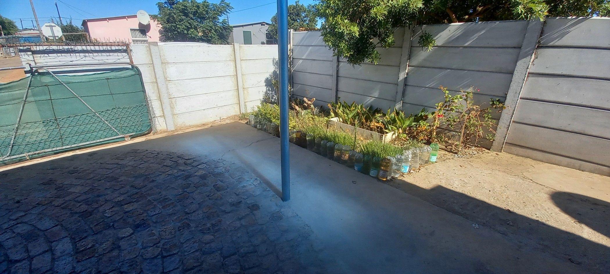 Image 2 of 6