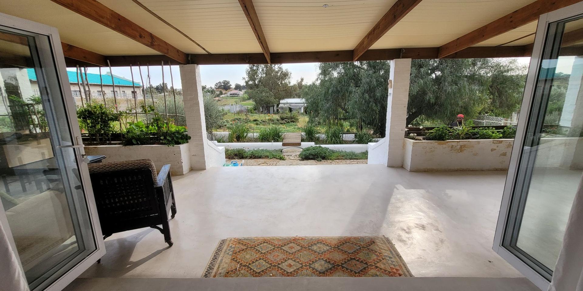 Image 4 of 6
