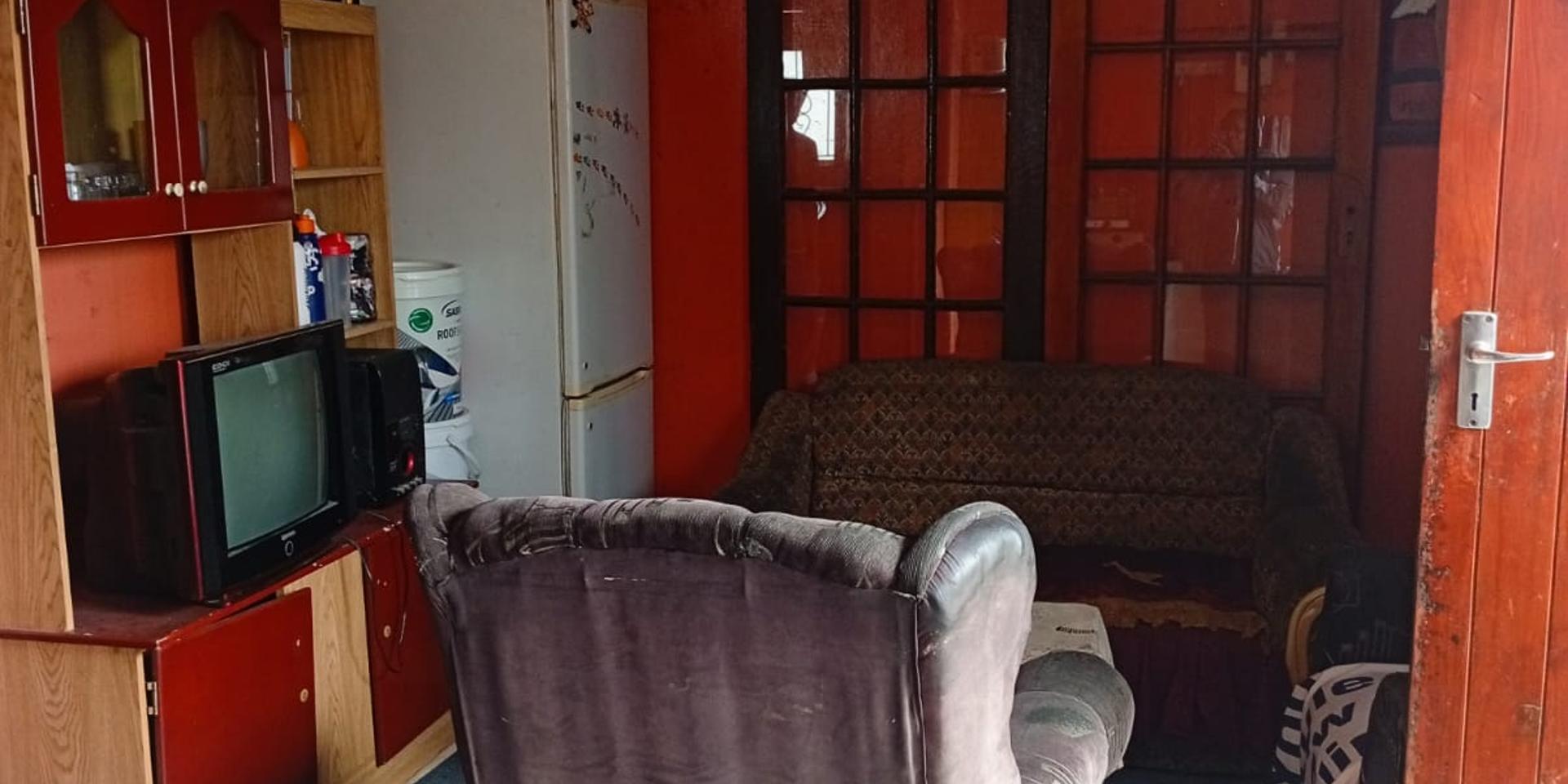 Image 5 of 6