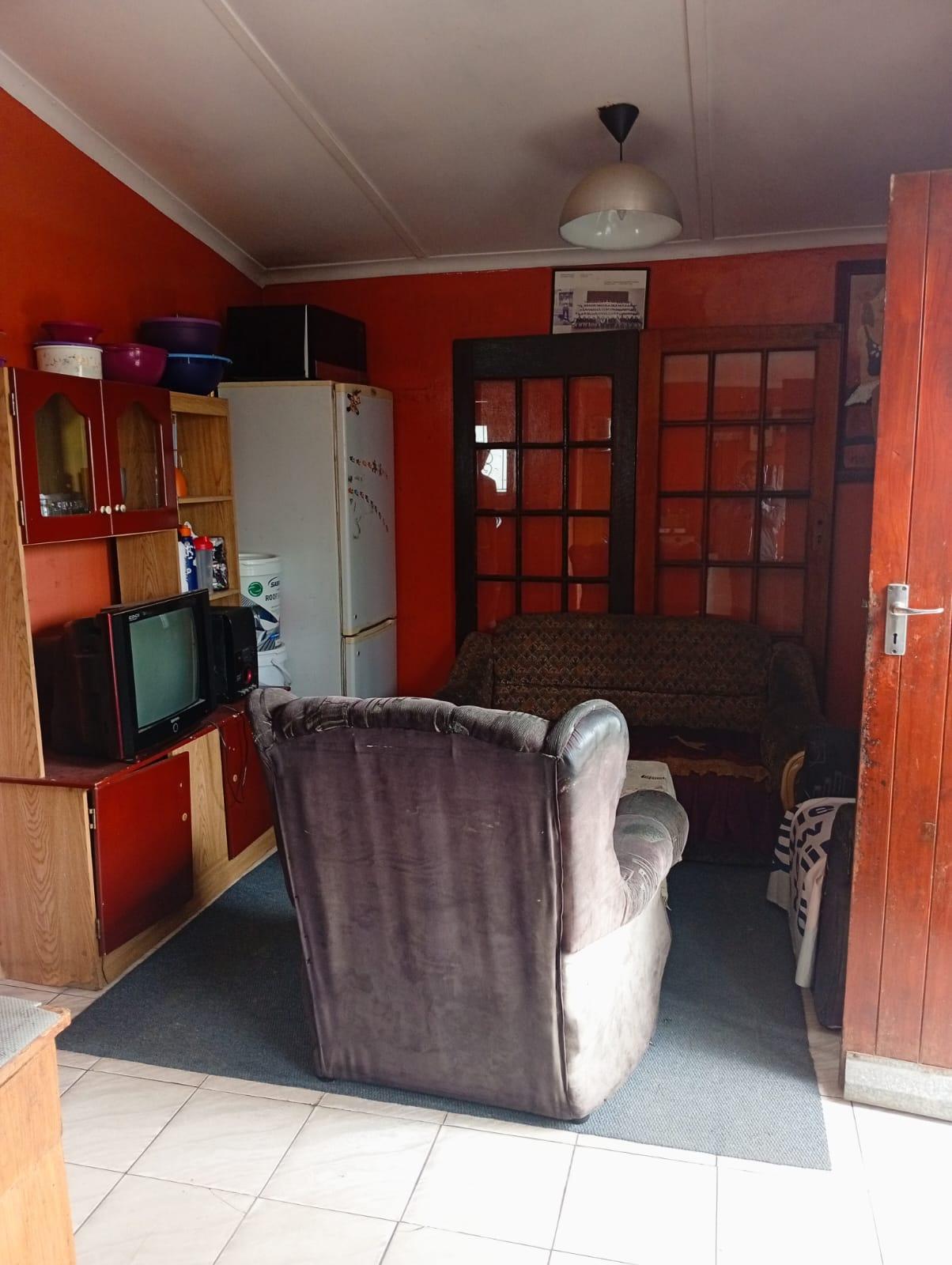 Image 5 of 6