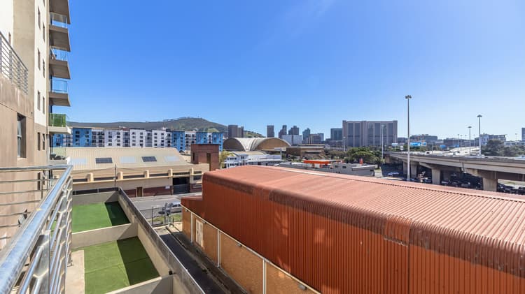 Main property image