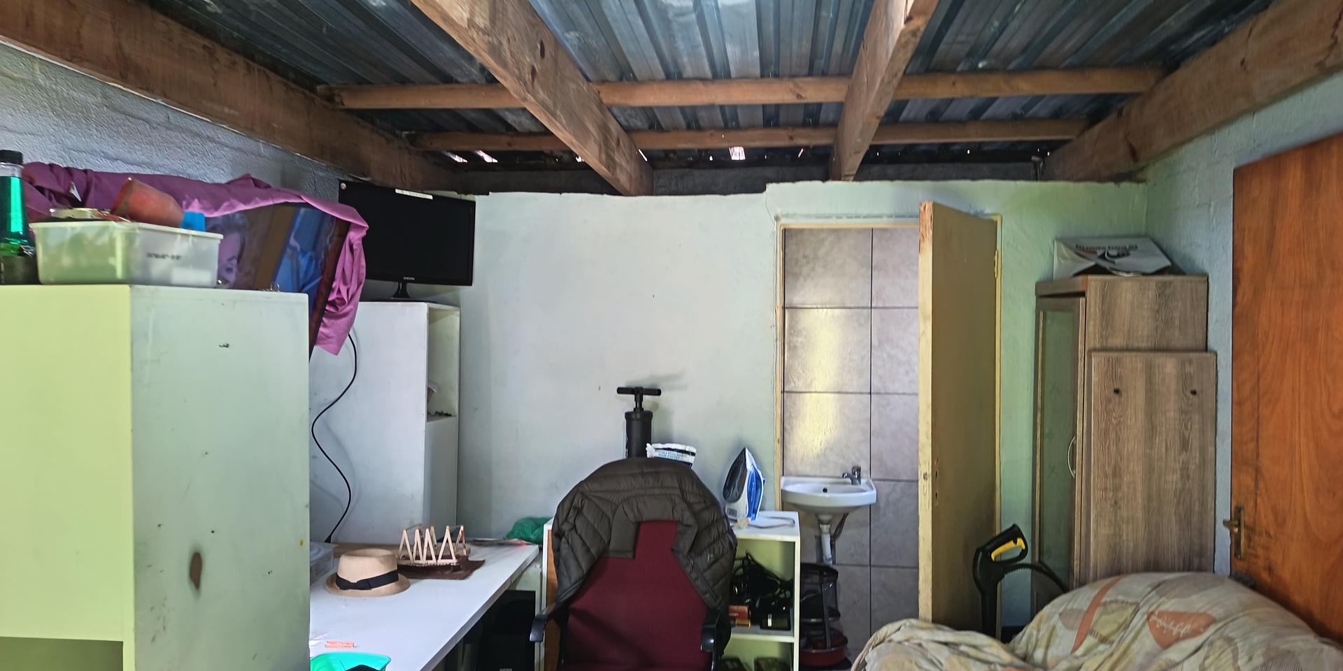 Image 4 of 6