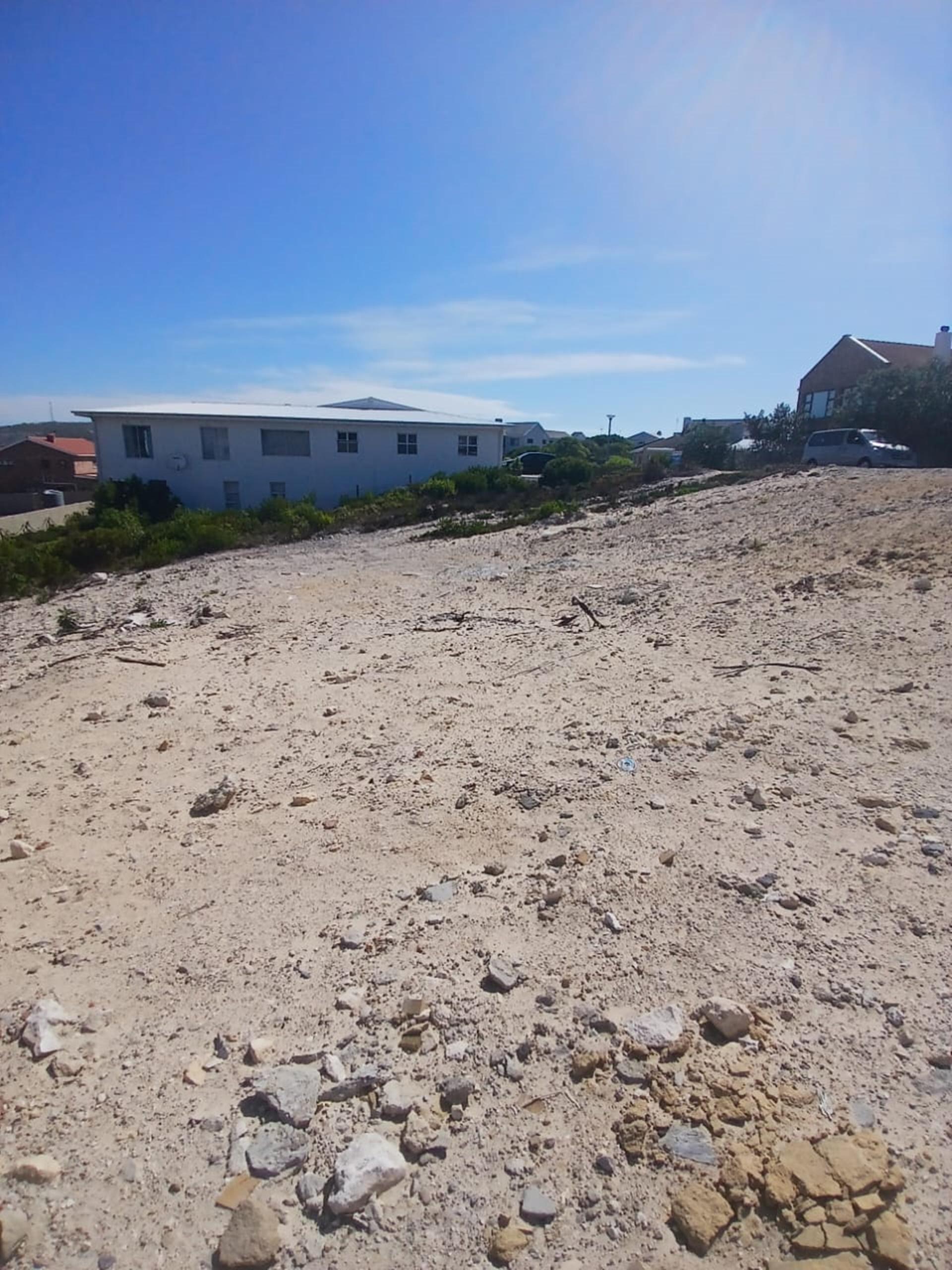 Image 2 of 6