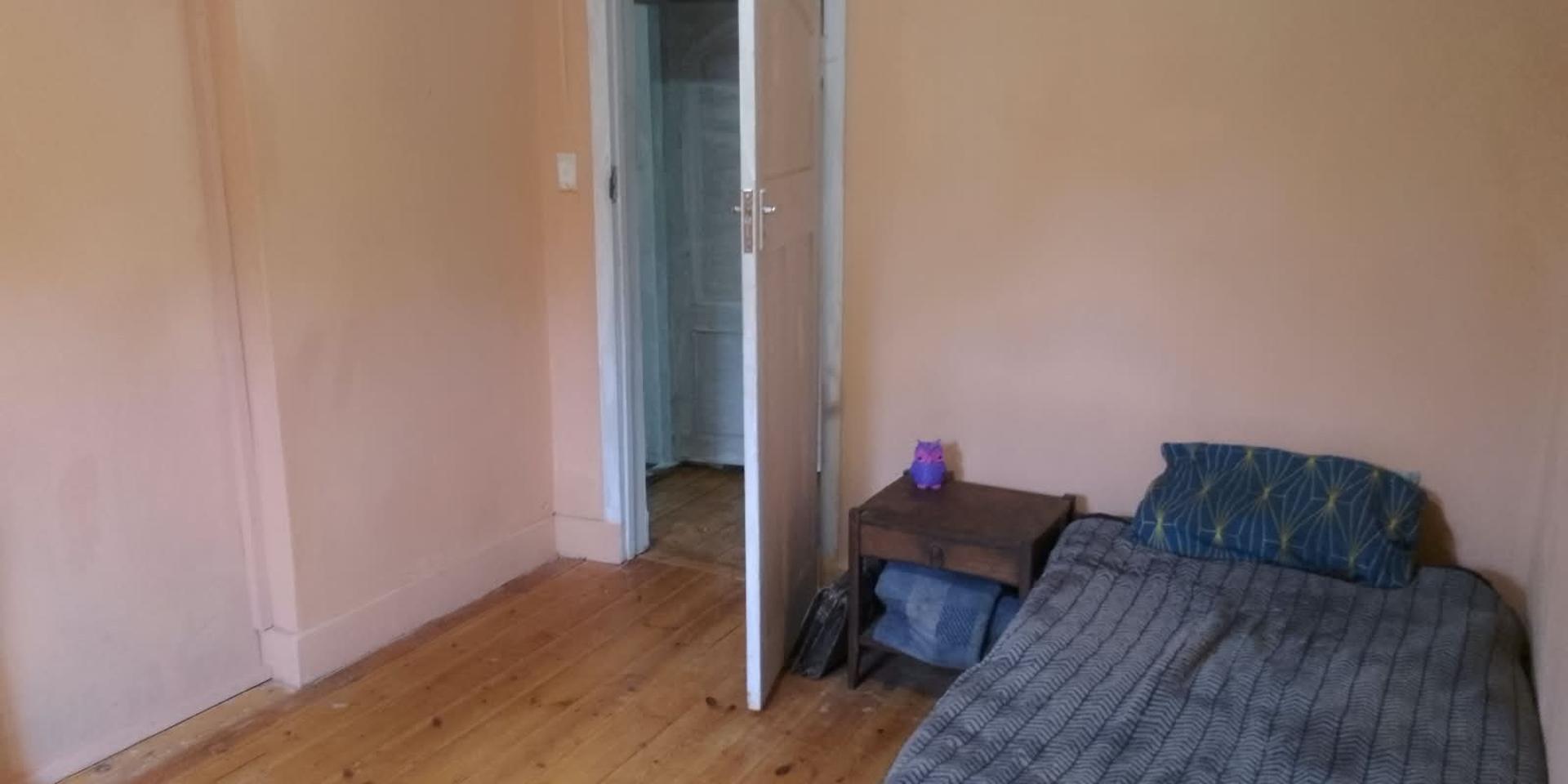 Image 4 of 6