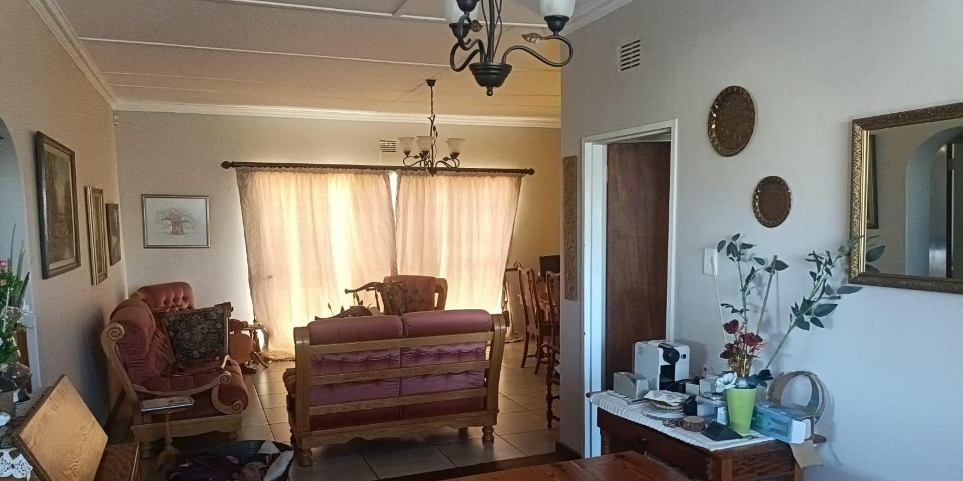 Image 2 of 6