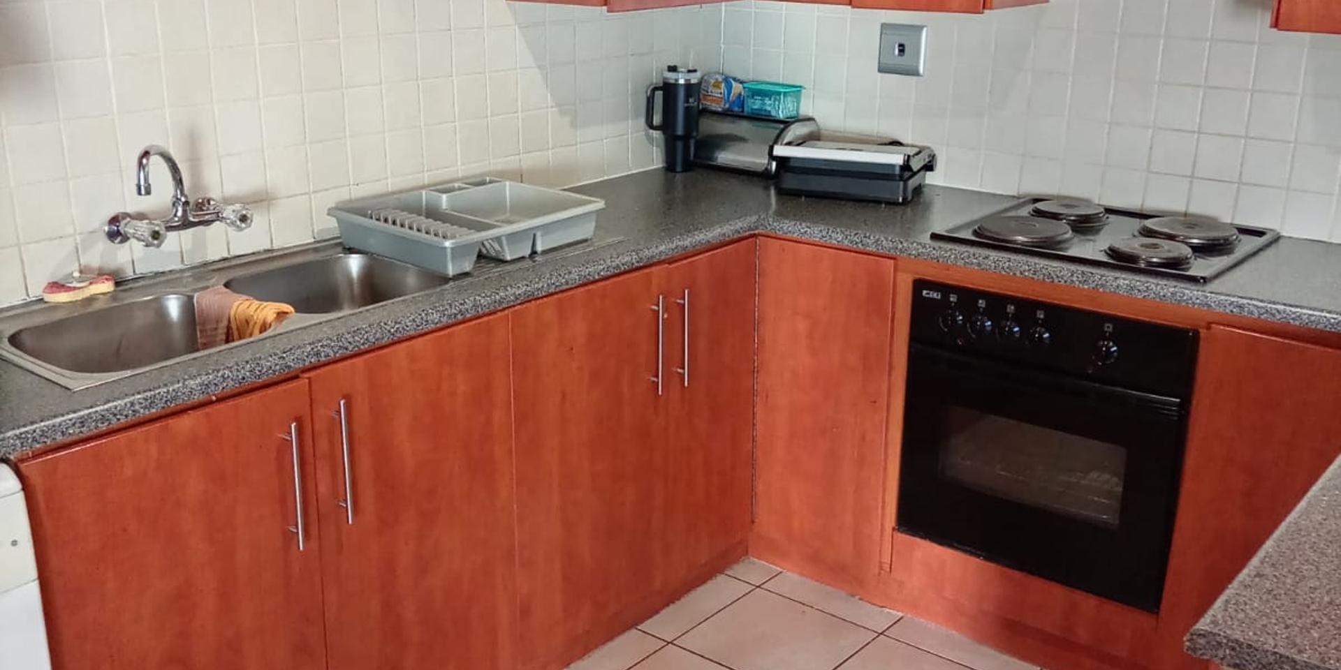 Image 4 of 6